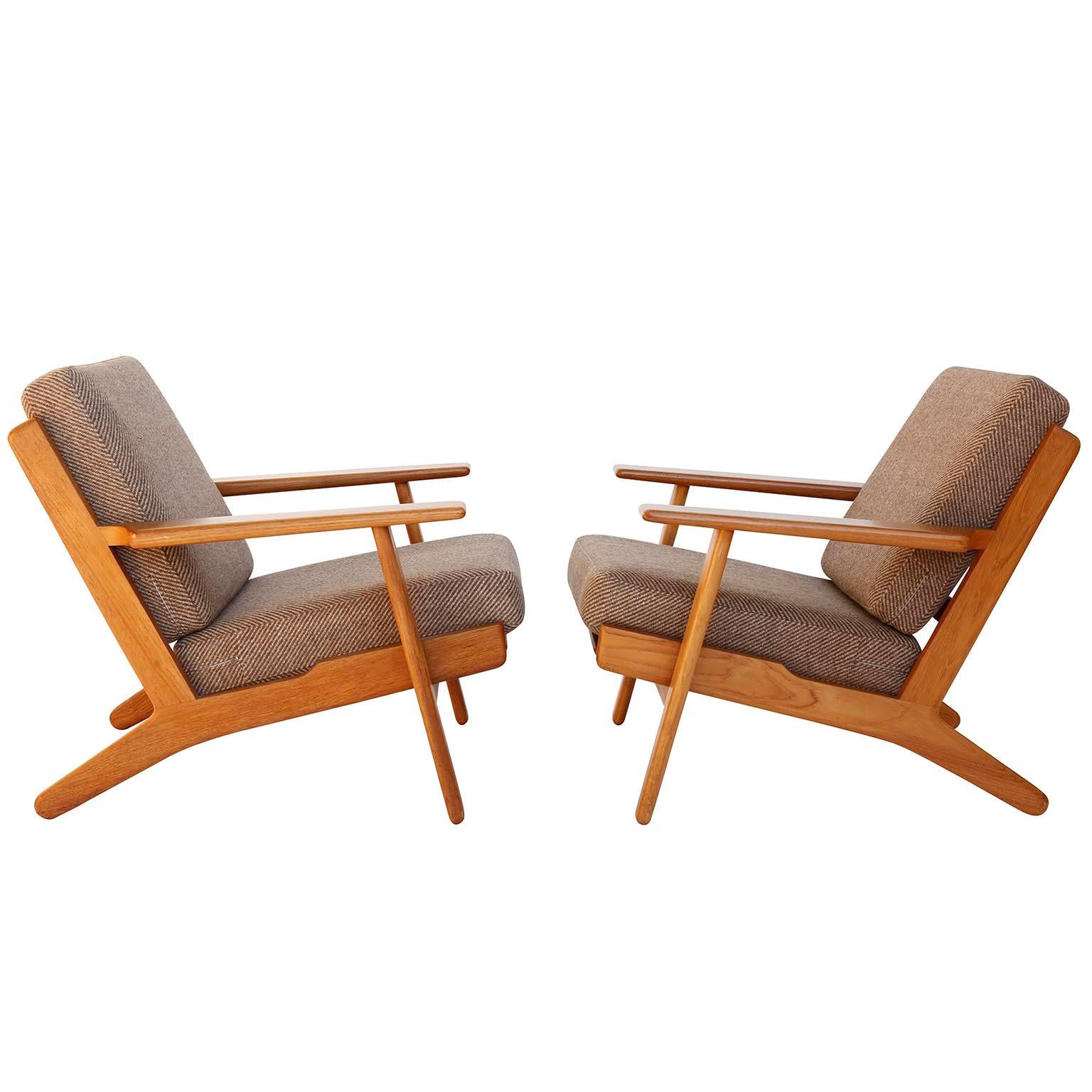 Danish Pair of Hans Wegner Lounge Chairs Ottoman GE290 GETAMA, Teak, Denmark, 1953