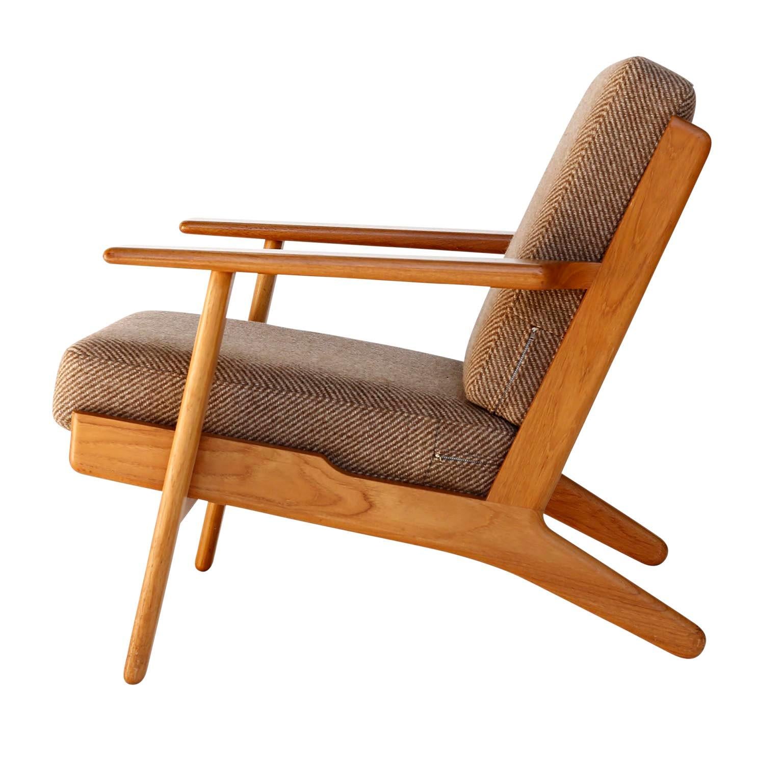 Pair of Hans Wegner Lounge Chairs Ottoman GE290 GETAMA, Teak, Denmark, 1953 In Good Condition In Hausmannstätten, AT