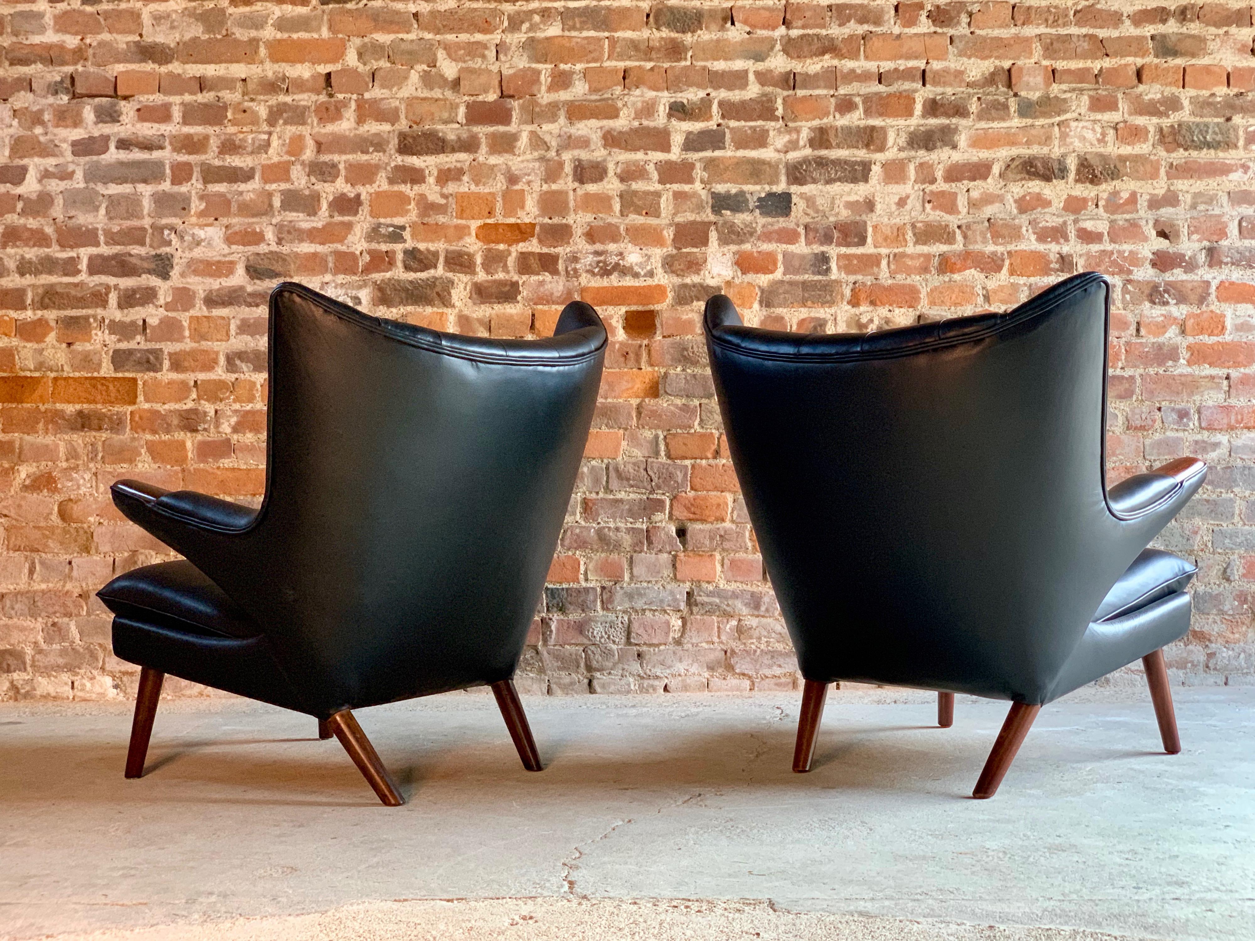 Pair of Hans Wegner Papa Bear Lounge Chairs Black Leather & Afromosia Model AP19 In Excellent Condition In Longdon, Tewkesbury
