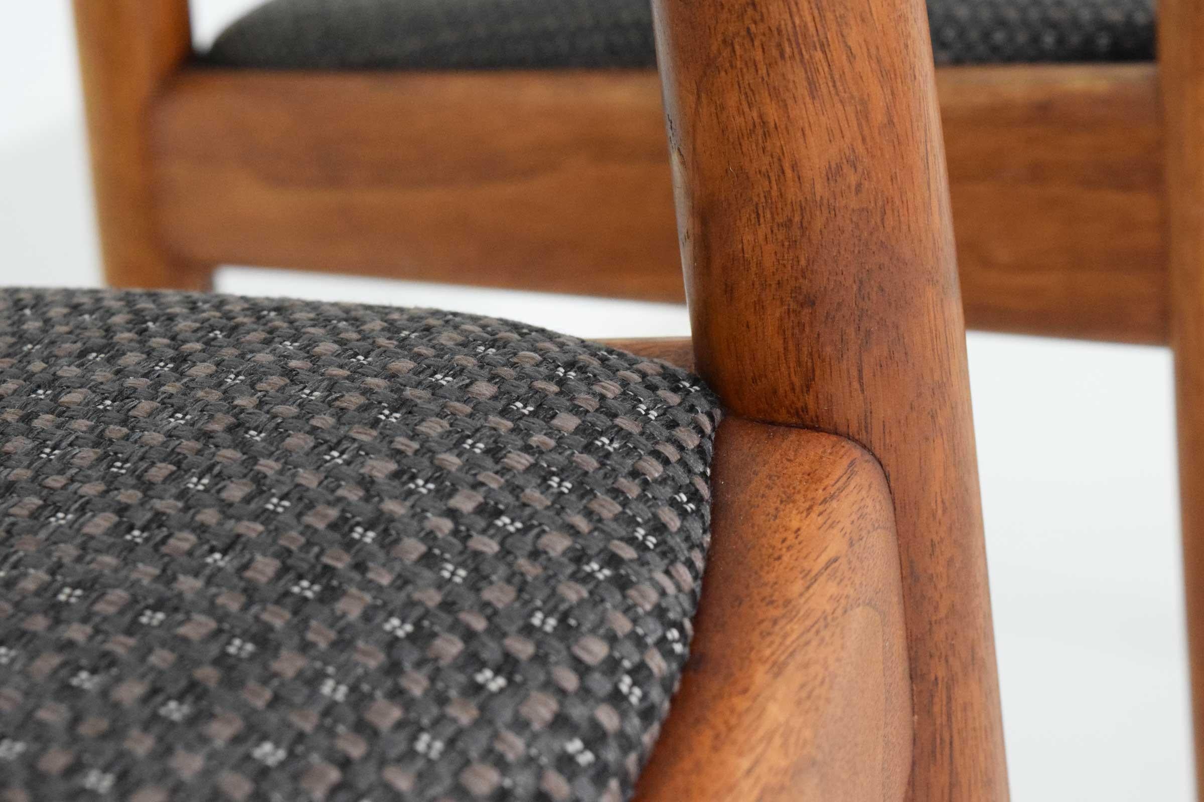 round chair hans wegner