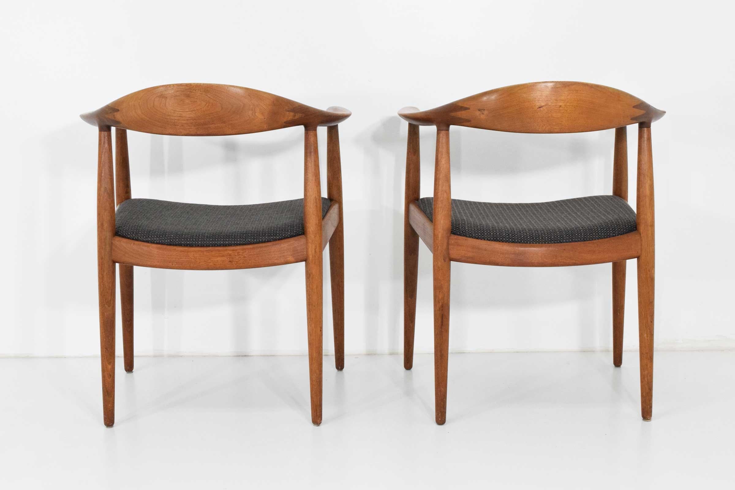 20th Century Pair of Hans Wegner Round Chair/The Chair by Johannes Hansen