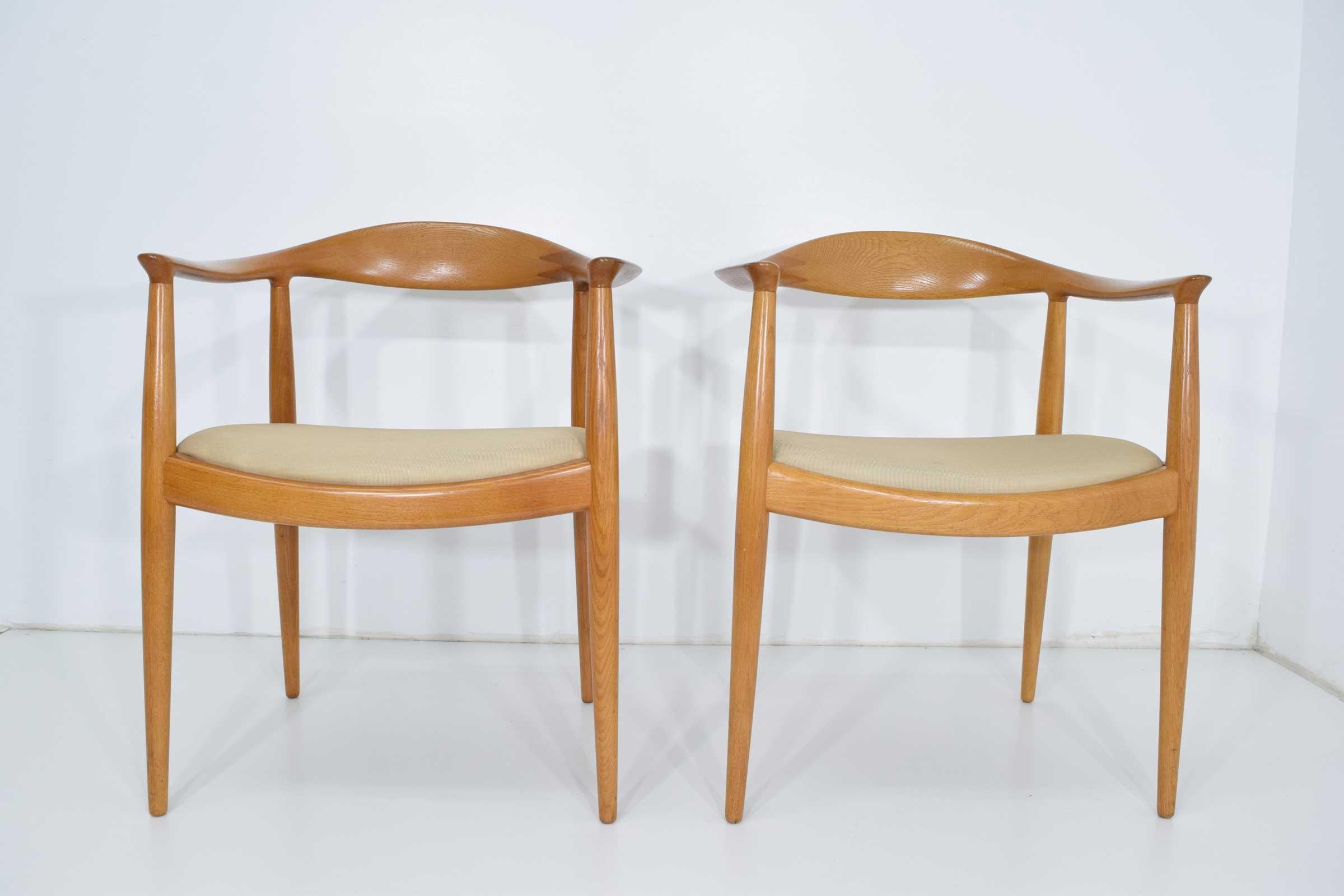 The most recognized of Hans Wegner’s chairs, the round back or “The Chair” was designed in 1948. Exquisitely constructed by cabinetmaker Johannes Hansen. This chair was made famous in the US when the chair was used during the Nixon/ Kennedy debate,