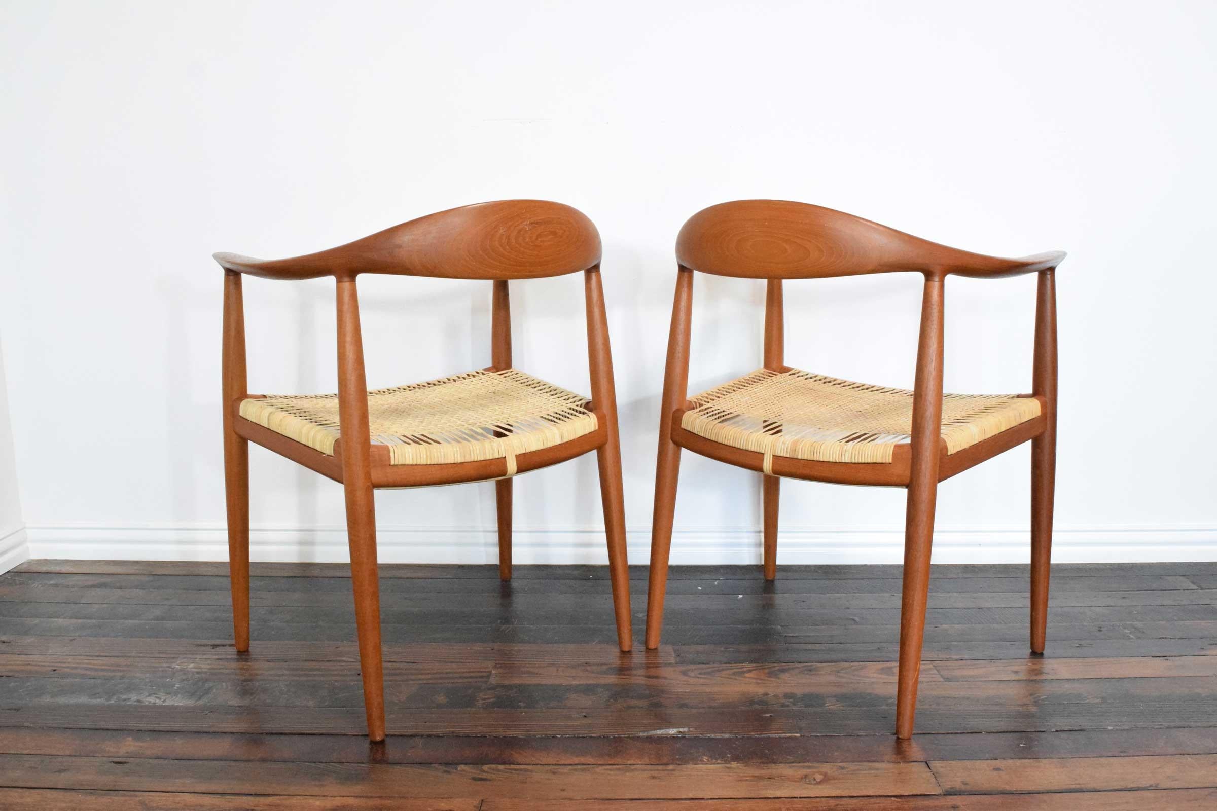 Pair of Hans Wegner Round Chairs In Good Condition For Sale In Dallas, TX
