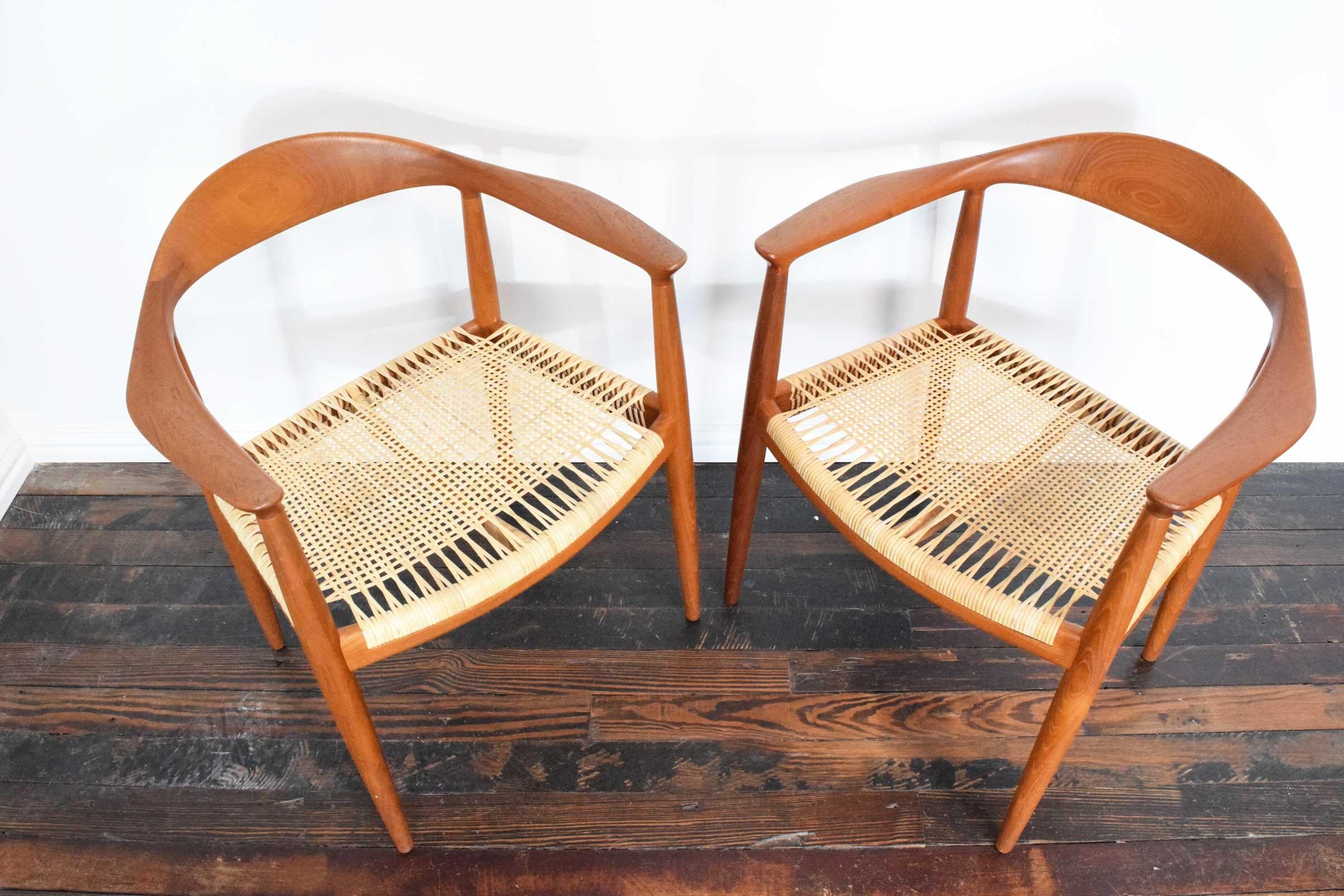 20ième siècle Paire de chaises rondes Hans Wegner en vente