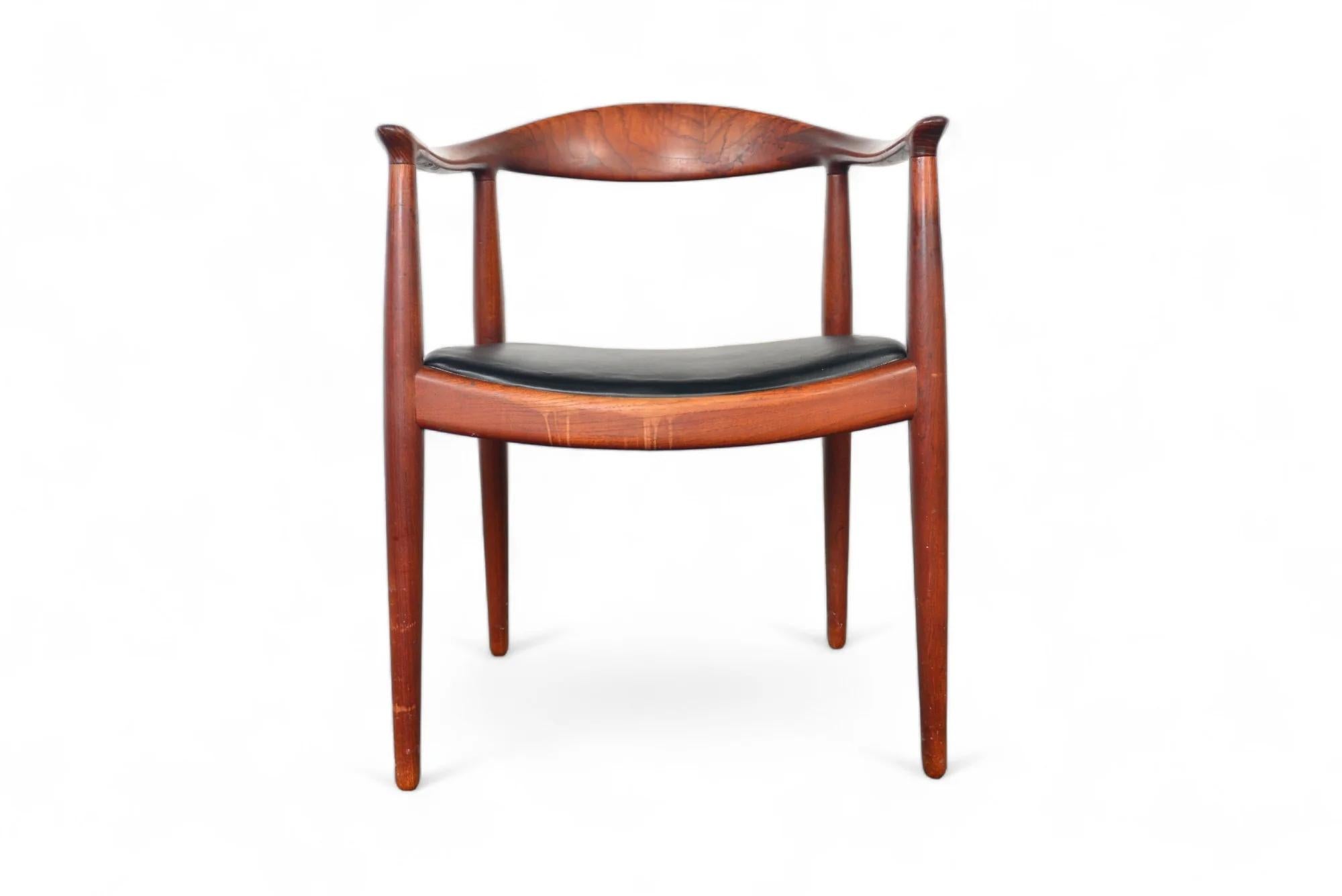 Paire de chaises rondes de Hans Wegner / La chaise en teck en vente 5