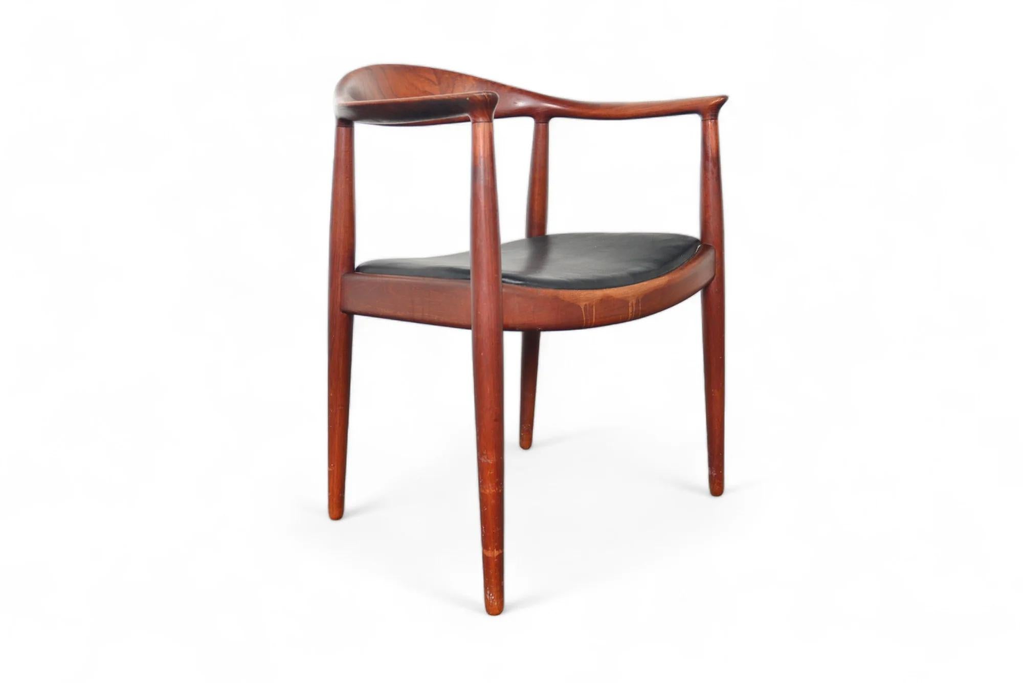 Paire de chaises rondes de Hans Wegner / La chaise en teck en vente 6