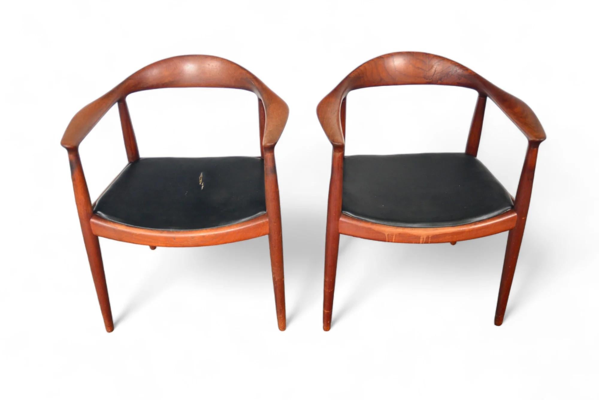 Mid-Century Modern Paire de chaises rondes de Hans Wegner / La chaise en teck en vente