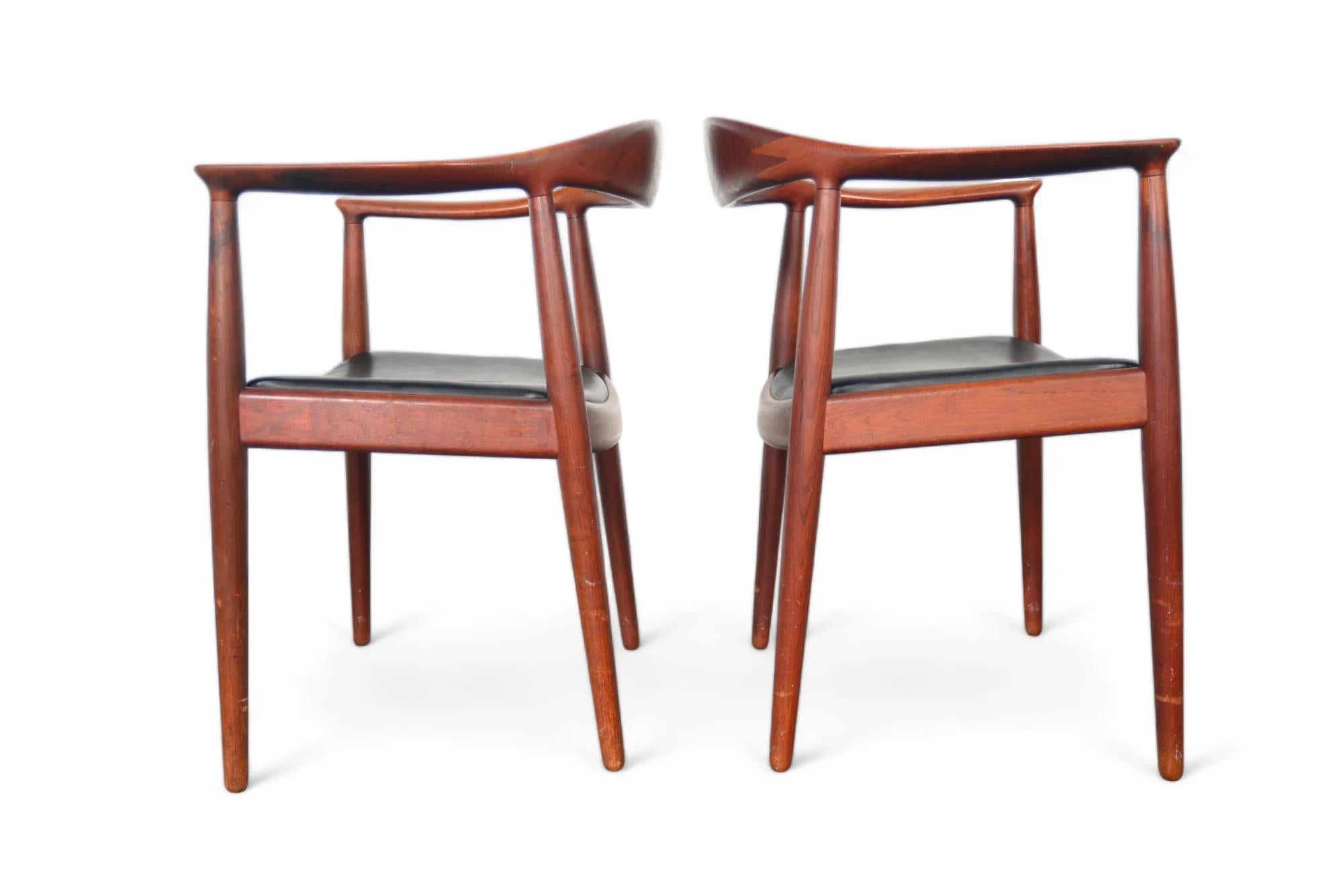 Paire de chaises rondes de Hans Wegner / La chaise en teck Bon état - En vente à Berkeley, CA