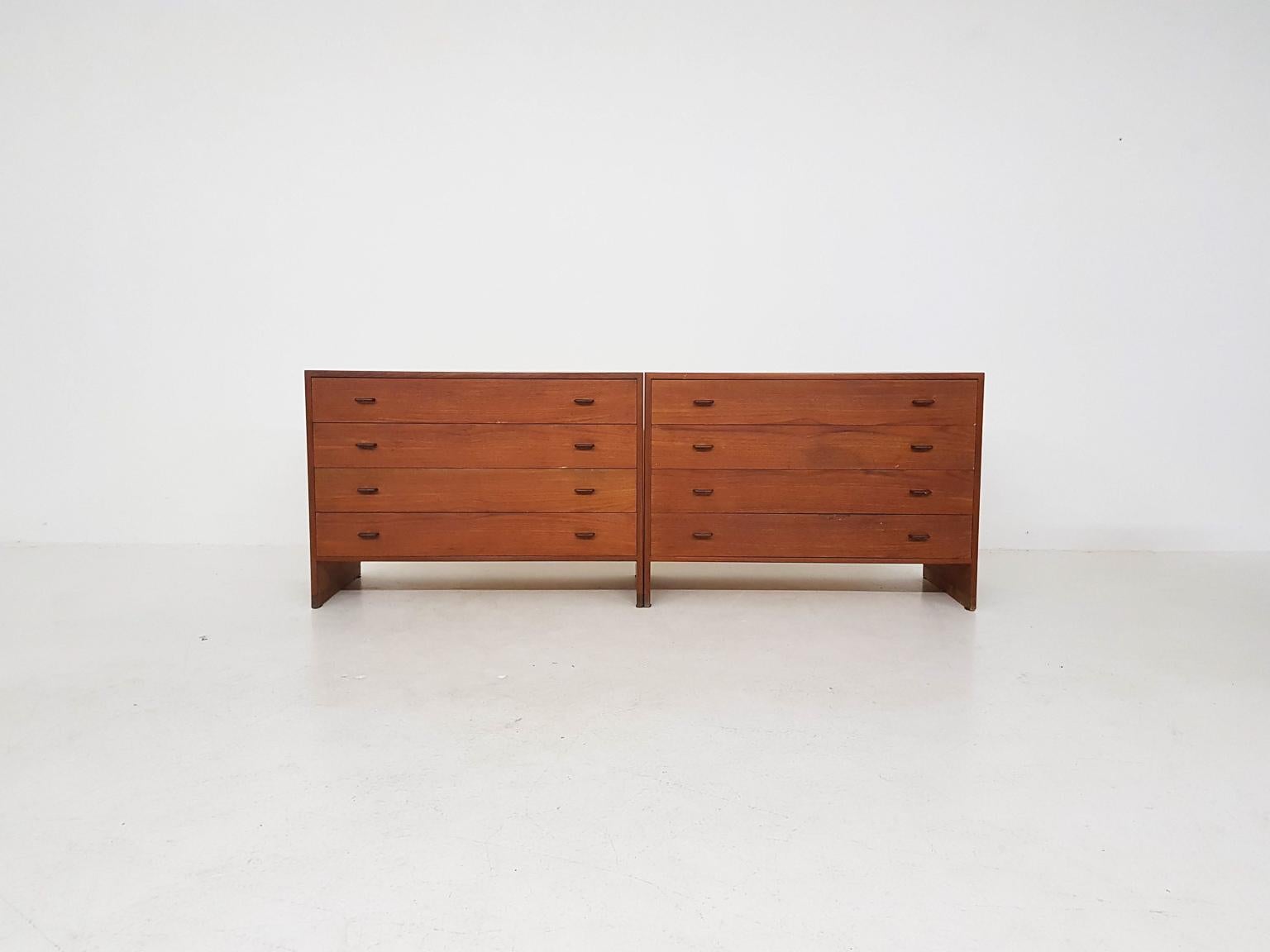 A matching pair of “RY16” chest of drawers or commodes by legendary Danish designer Hans J. Wegner for Ry Möbler. Made in Denmark in the 1950s.

This type of commode was designed by Hans J. Wegner in the 1950s. A couple of versions exists, some