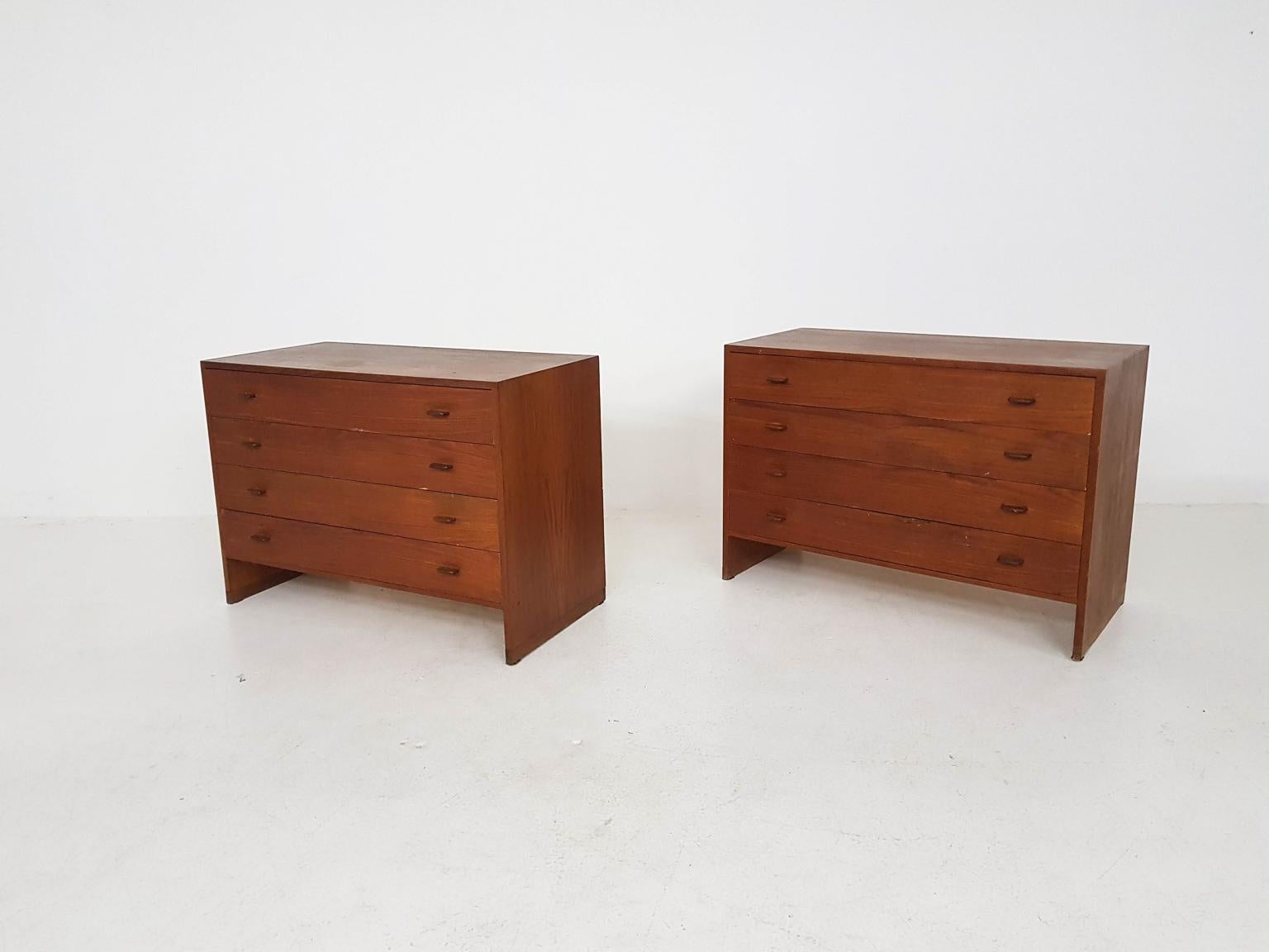 Pair of Hans Wegner RY16 Chest of Drawers or Commodes for Ry Mobler, Denmark In Good Condition In Amsterdam, NL