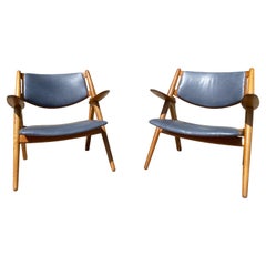 Paar Hans Wegner Sawbuck Stühle CH28