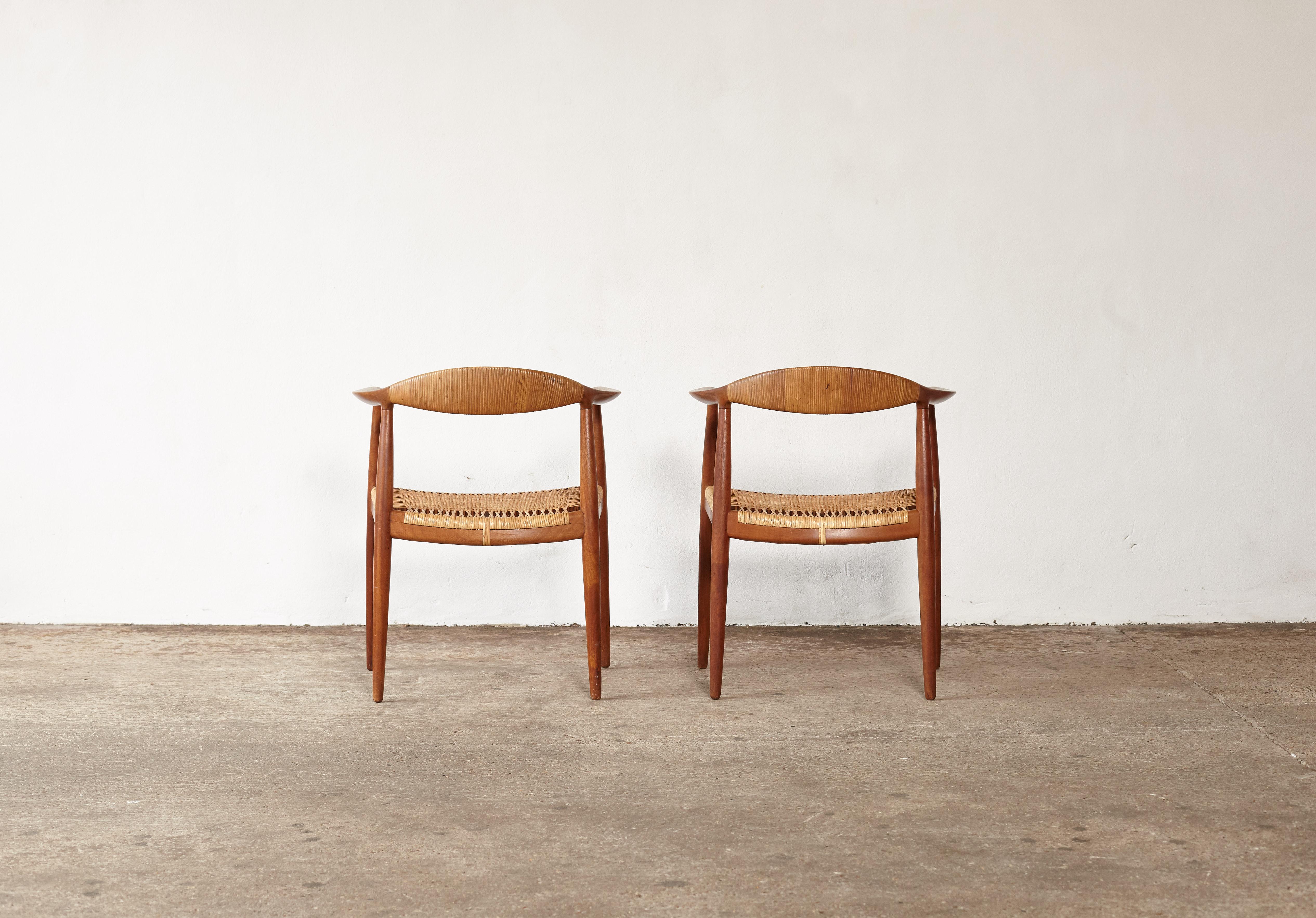 Mid-Century Modern Pair of Hans Wegner the Chair, Model JH501, Johannes Hansen, 1950s-1960s