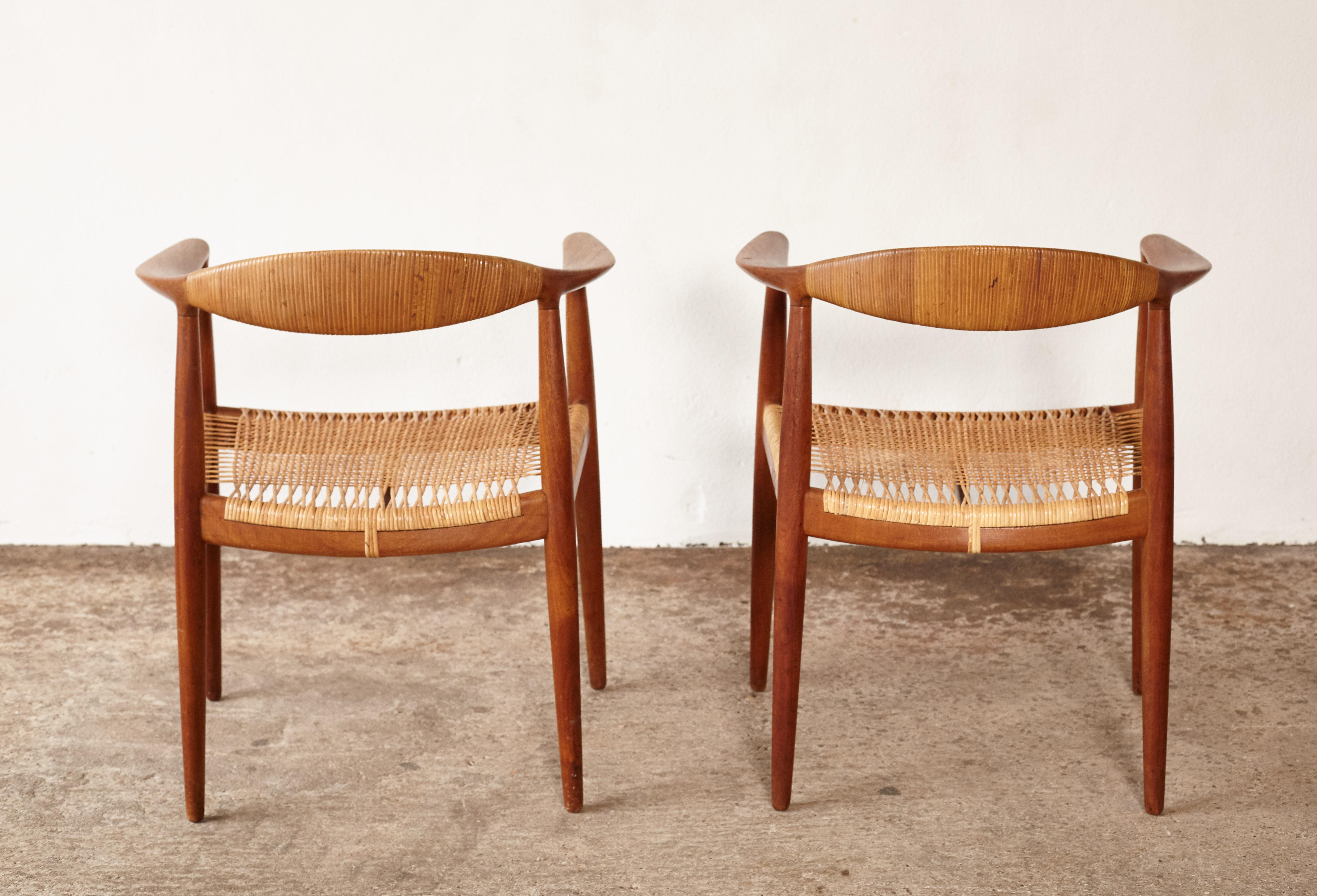 Danish Pair of Hans Wegner the Chair, Model JH501, Johannes Hansen, 1950s-1960s