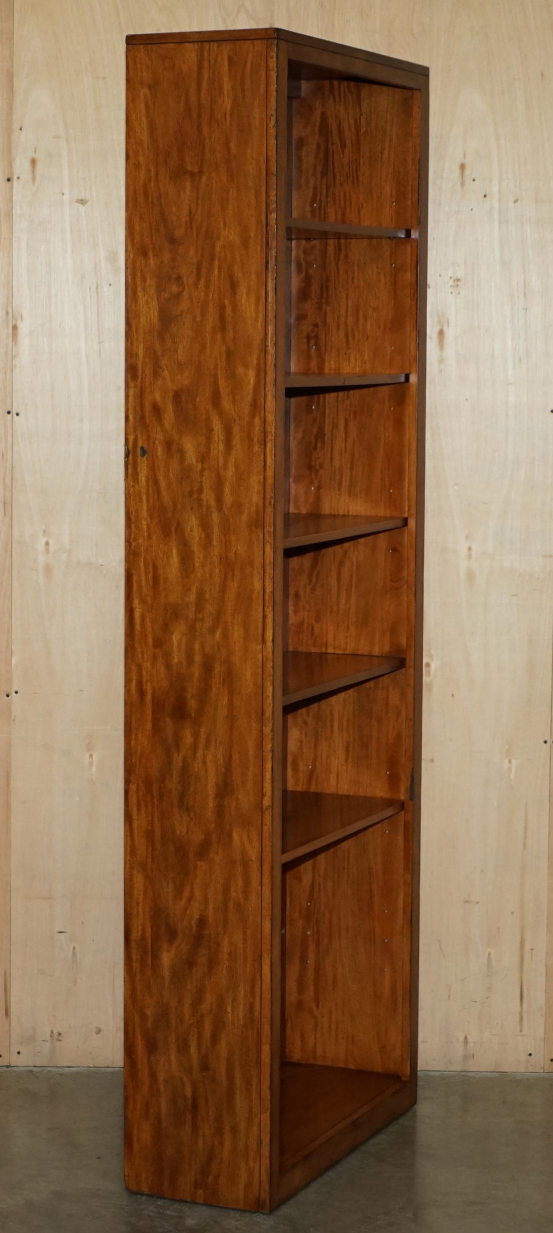 PAIR OF HARDWOOD FINISH TALL OPEN LIBRARY BOOKCASES BY THE DESiGNER ETHAN ALLEN 11
