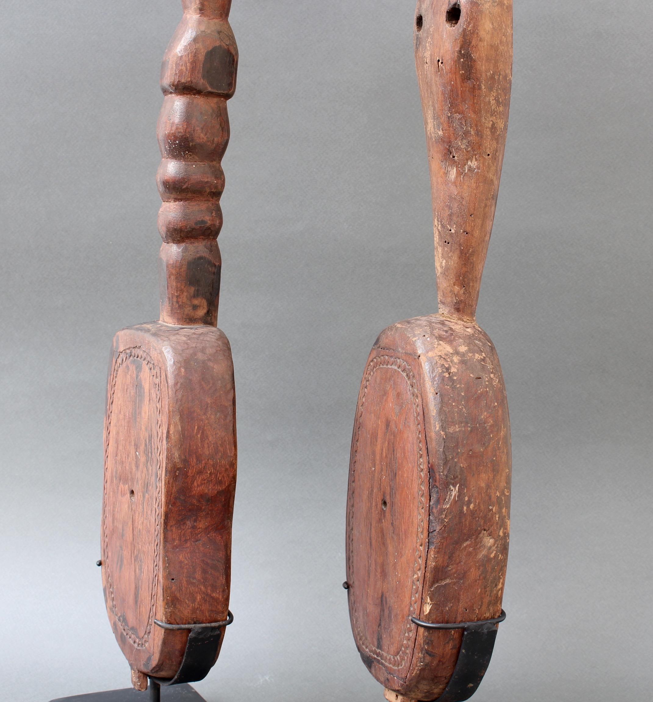 Pair of Hardwood Sumbanese Lutes with Anthropomorphic Figures, 20th Century 7