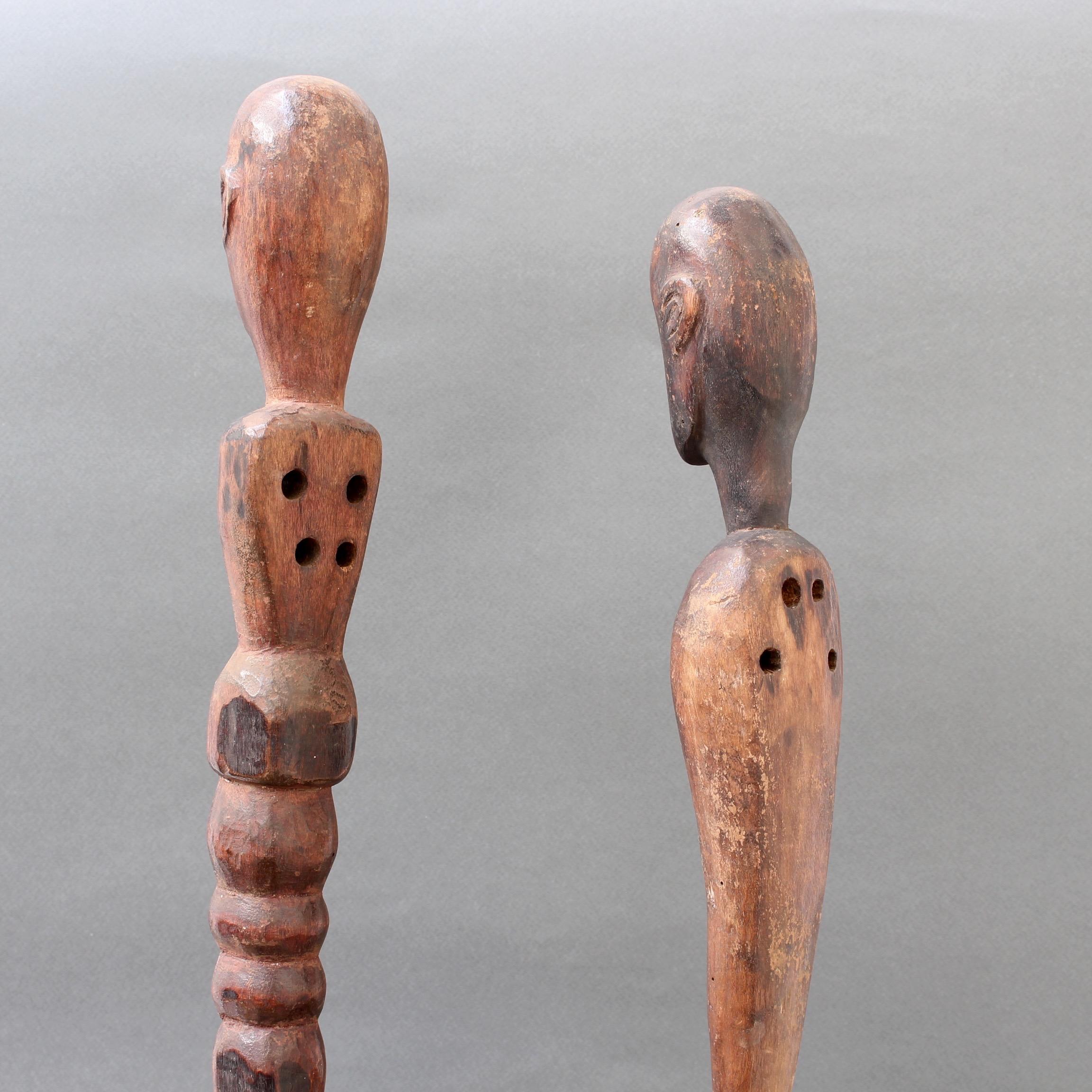 Pair of Hardwood Sumbanese Lutes with Anthropomorphic Figures, 20th Century 9