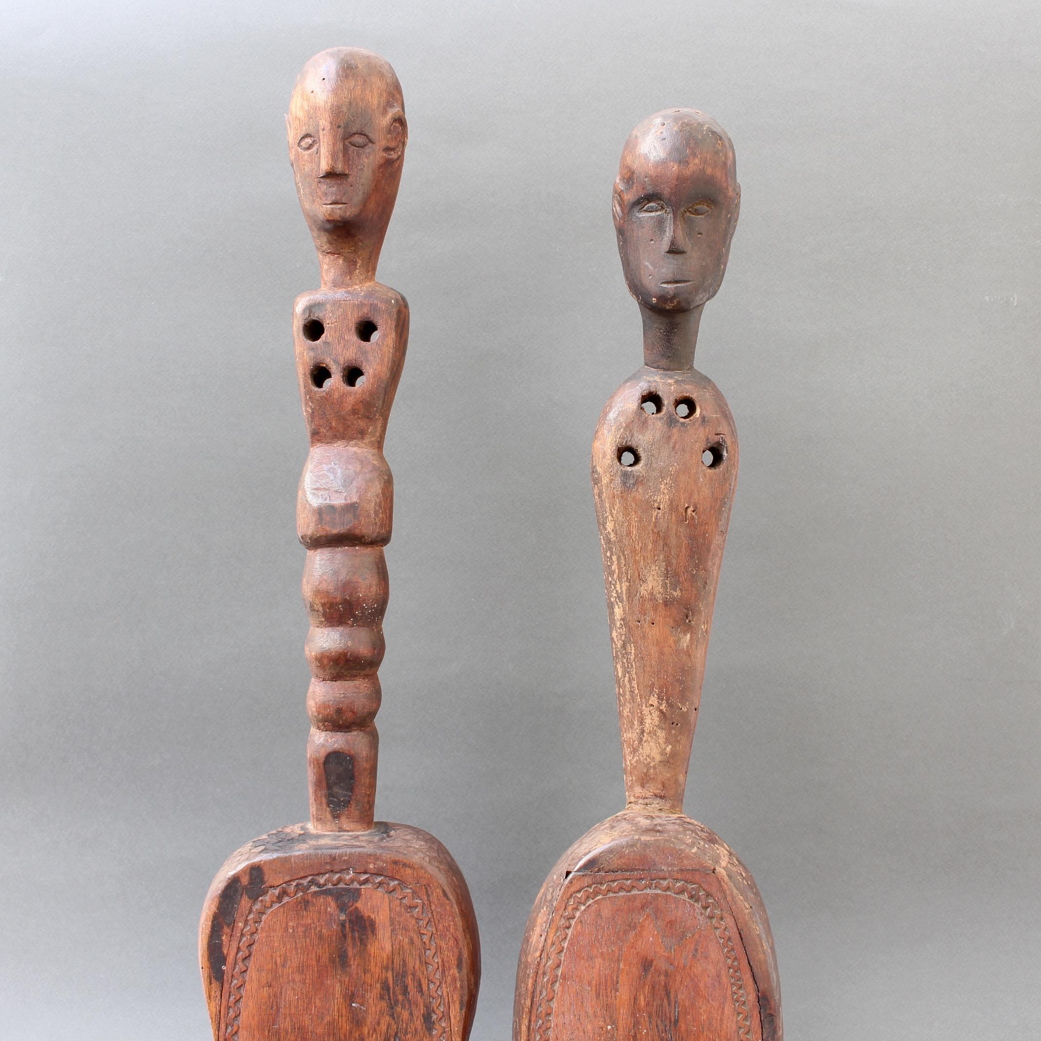 Pair of Hardwood Sumbanese Lutes with Anthropomorphic Figures, 20th Century 11