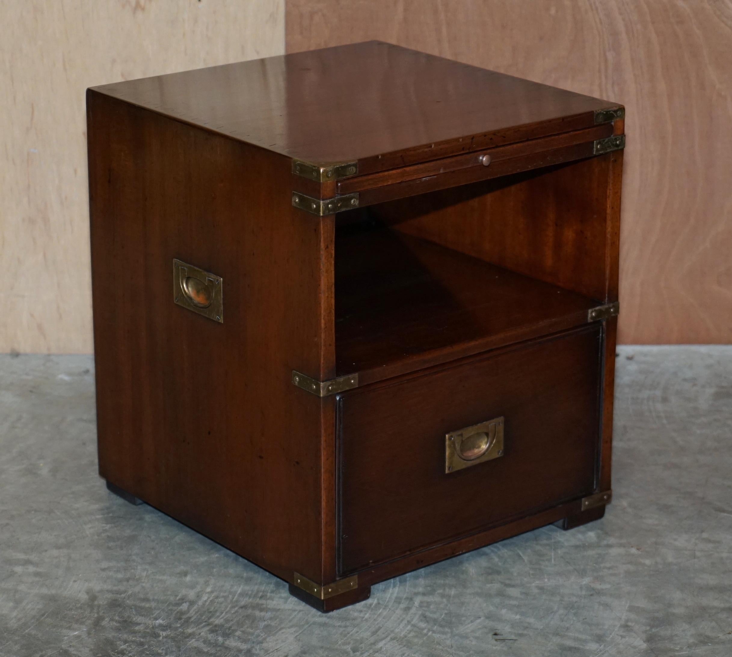 We are delighted to offer for sale this lovely pair of vintage mahogany with brass fittings military campaign side table drawers made by R.E.H Kennedy and retailed through Harrods London with butlers serving slip shelves 

A very good looking and