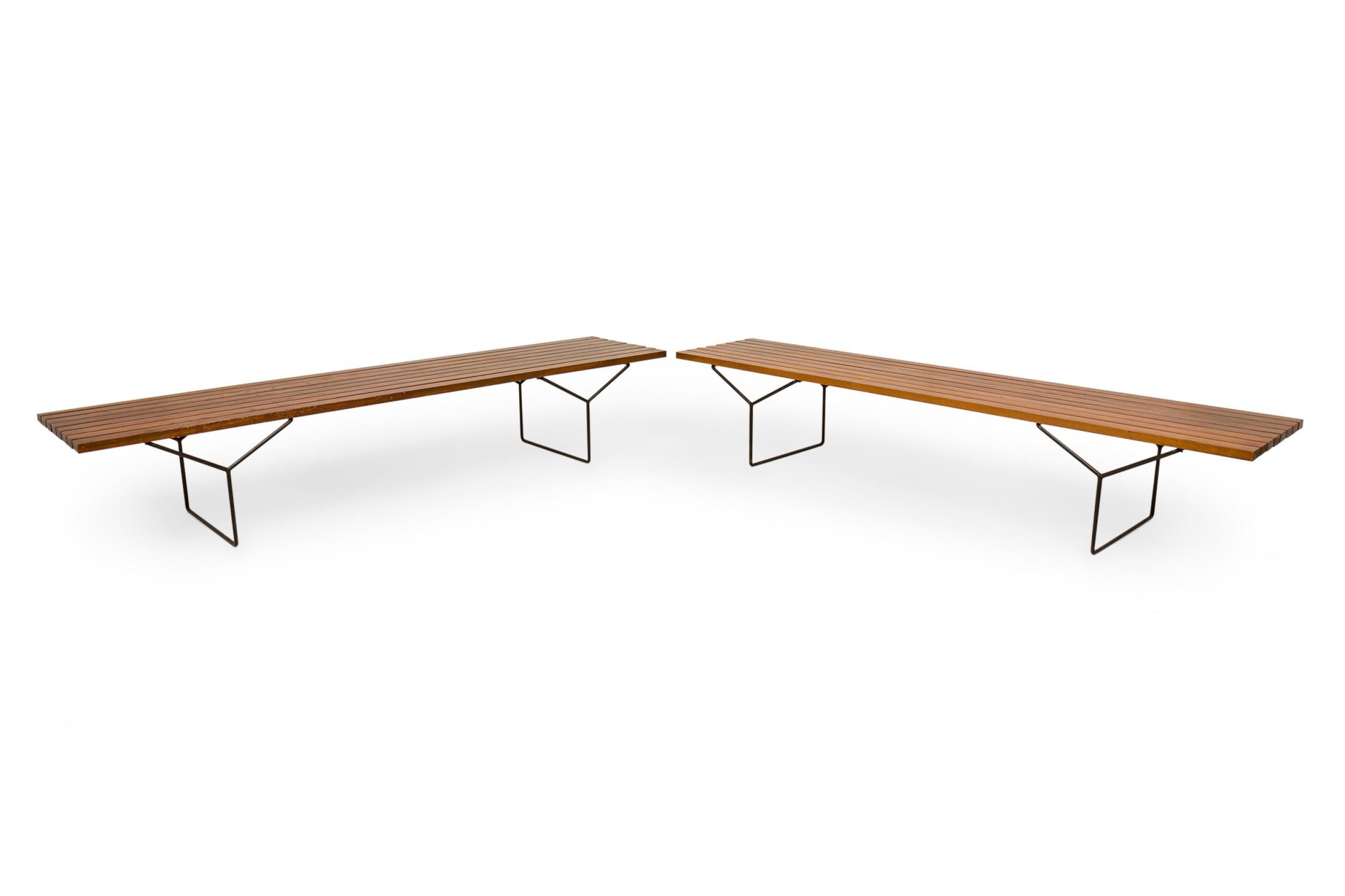 Coppia di panche a Y in legno con doghe e metallo di Harry Bertoia per Knoll Associates in vendita 2