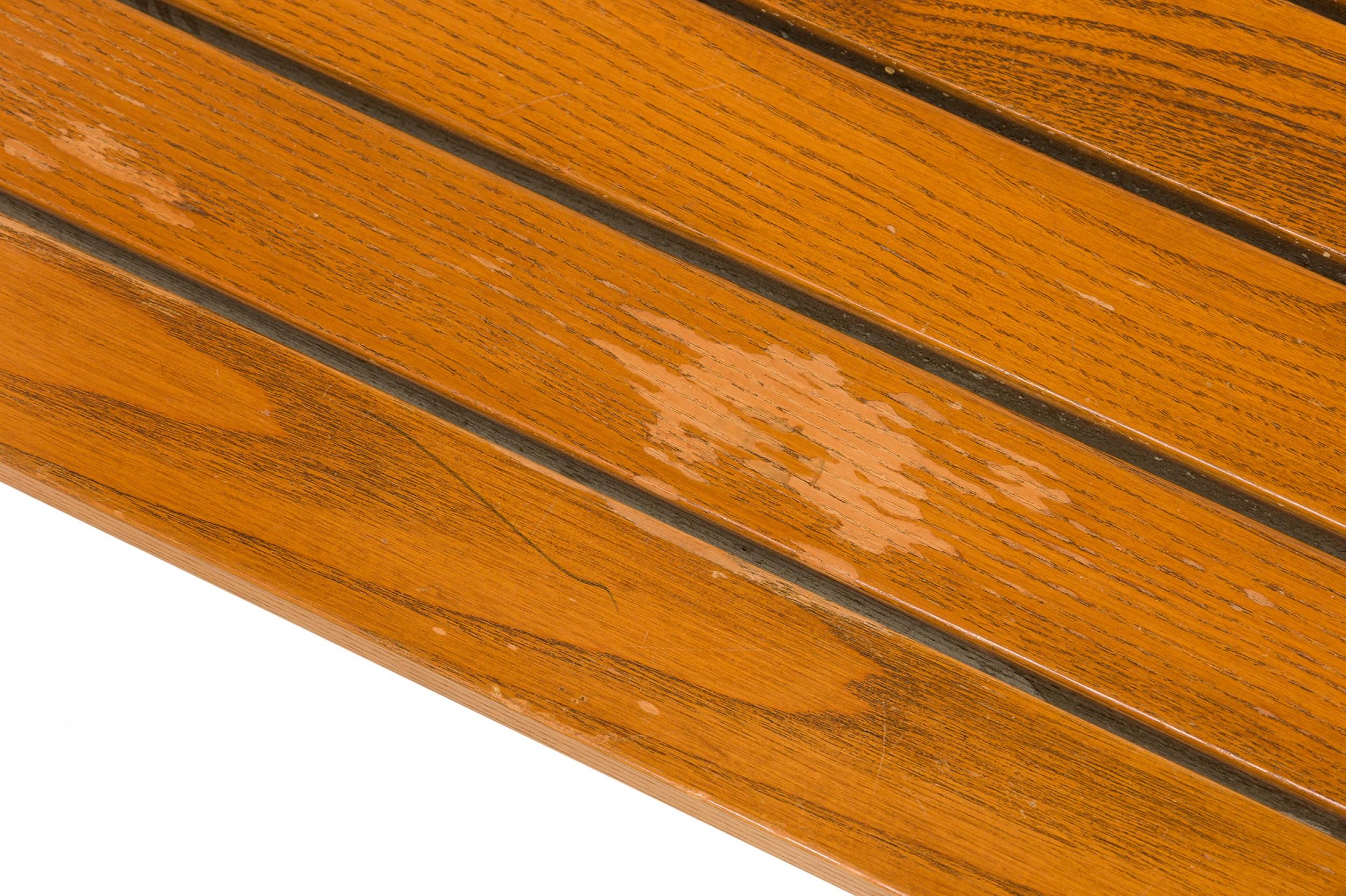 Mid-Century moderno Coppia di panche a Y in legno con doghe e metallo di Harry Bertoia per Knoll Associates in vendita