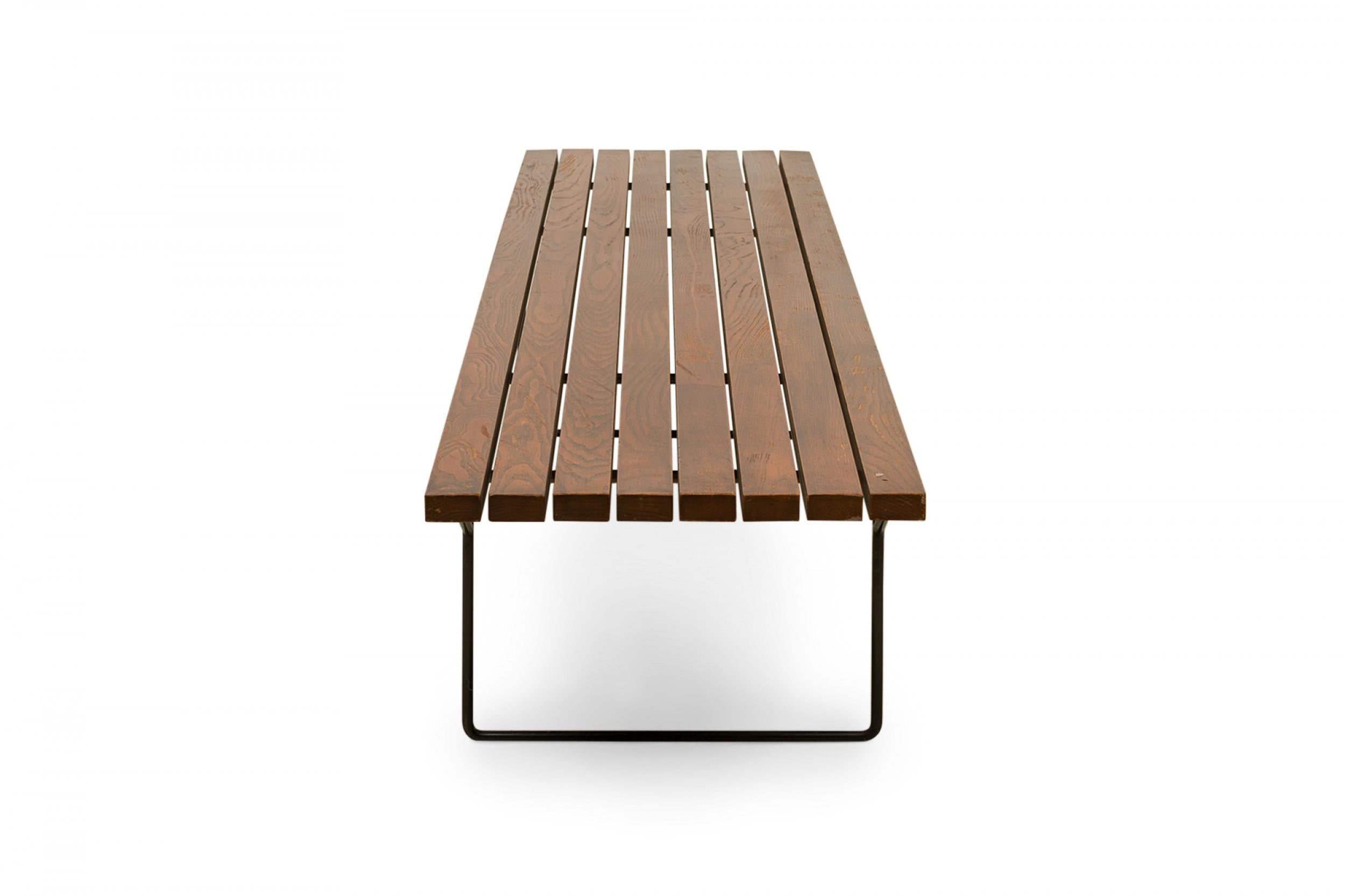 Coppia di panche a Y in legno con doghe e metallo di Harry Bertoia per Knoll Associates In condizioni buone in vendita a Queens, NY