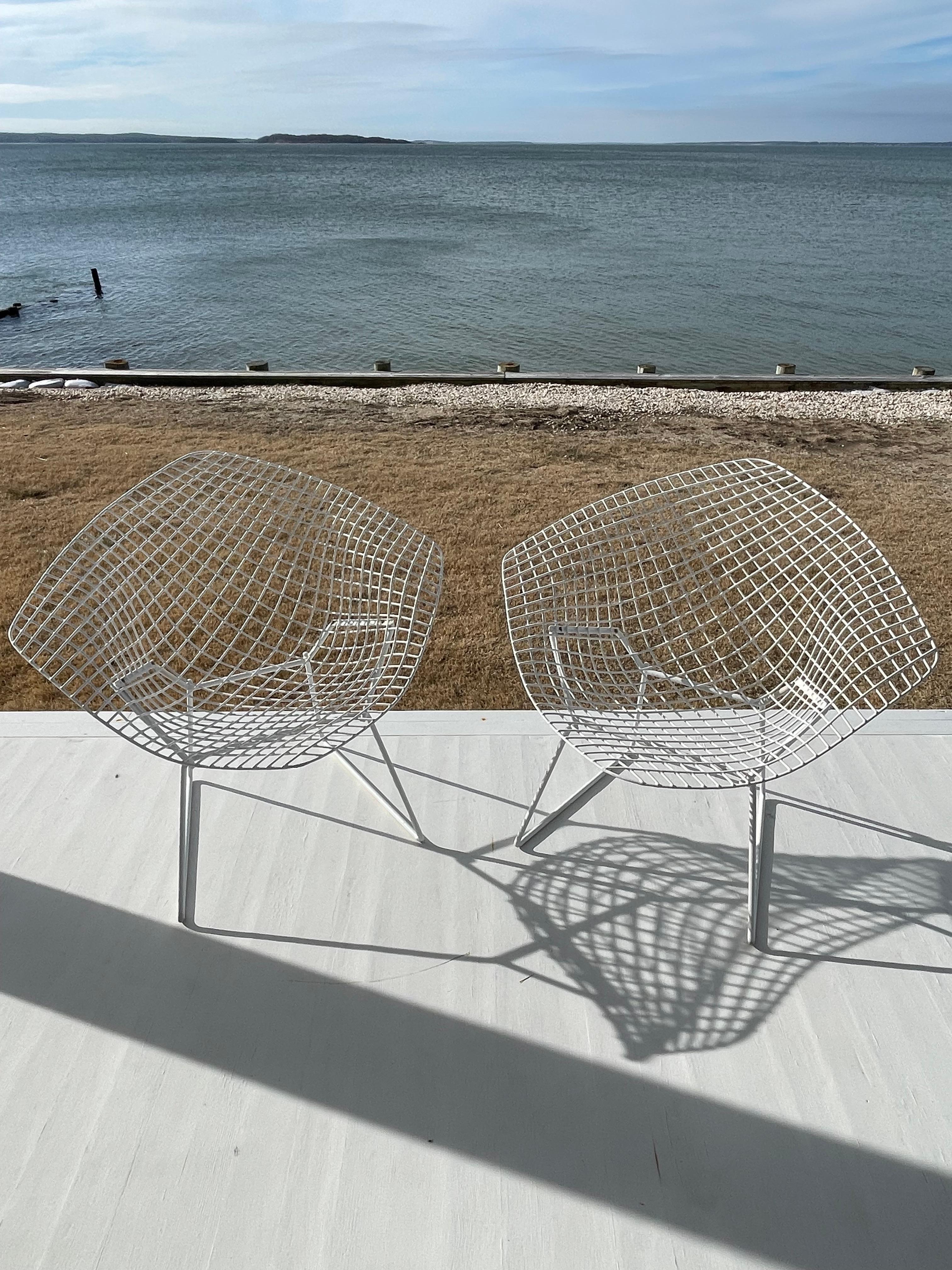 Pair of Harry Bertoia White Diamond Chairs 3