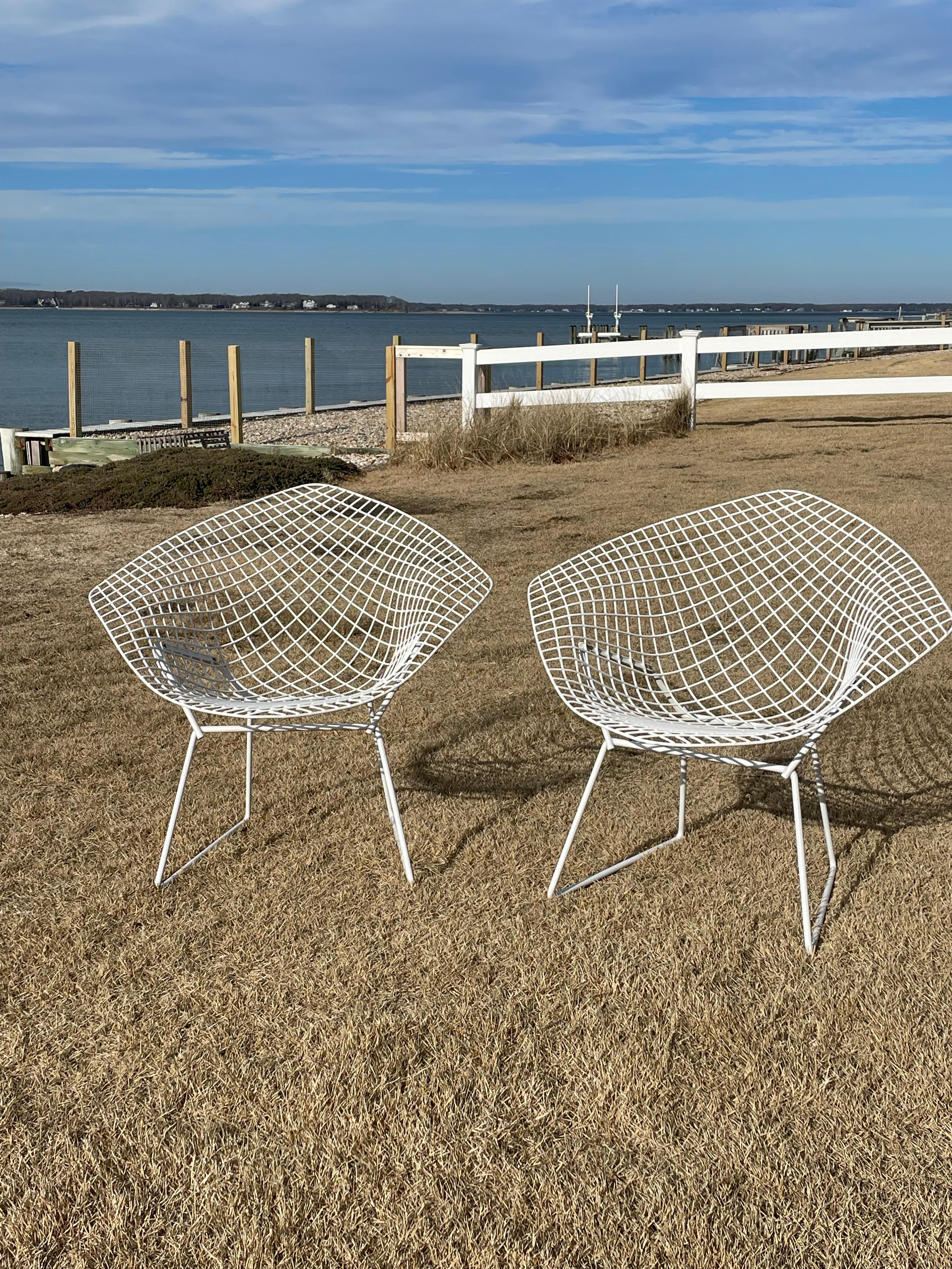 Mid-Century Modern Pair of Harry Bertoia White Diamond Chairs