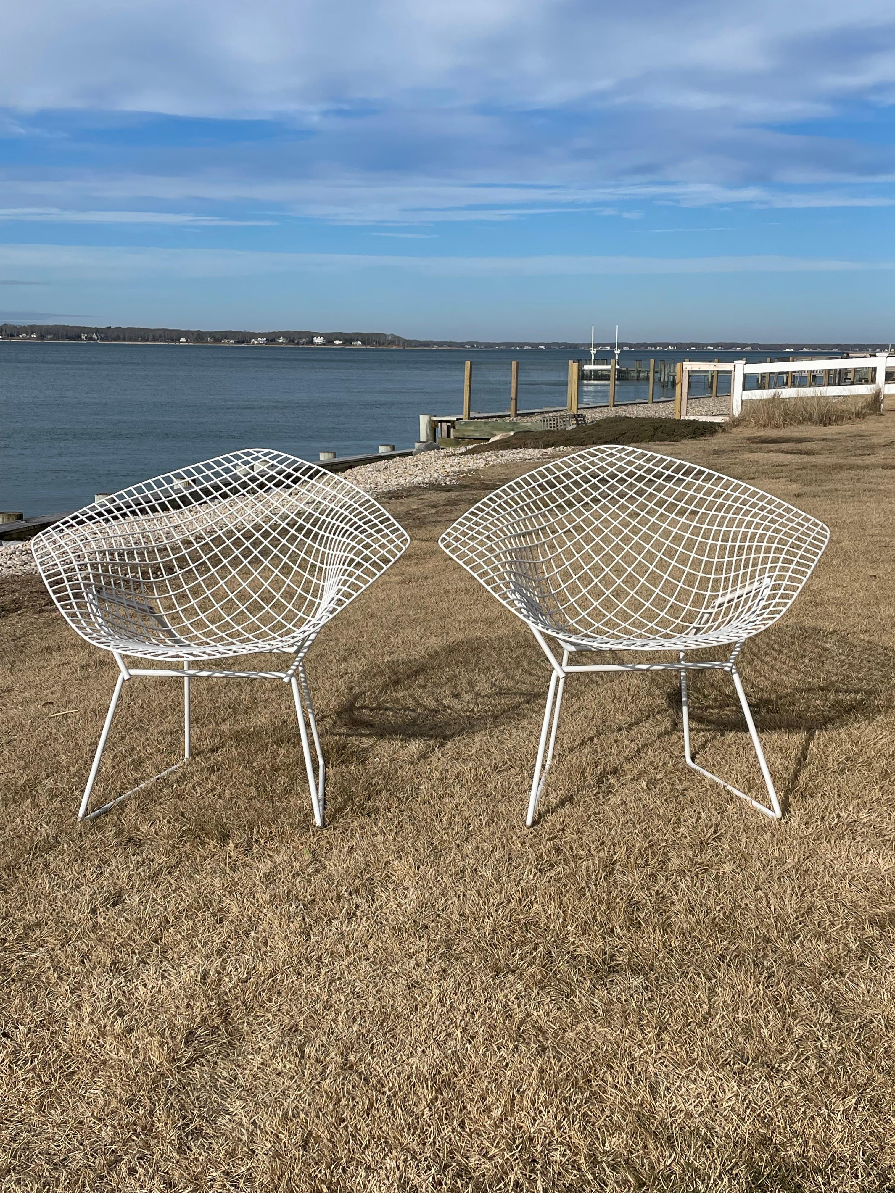 Pair of Harry Bertoia White Diamond Chairs 1