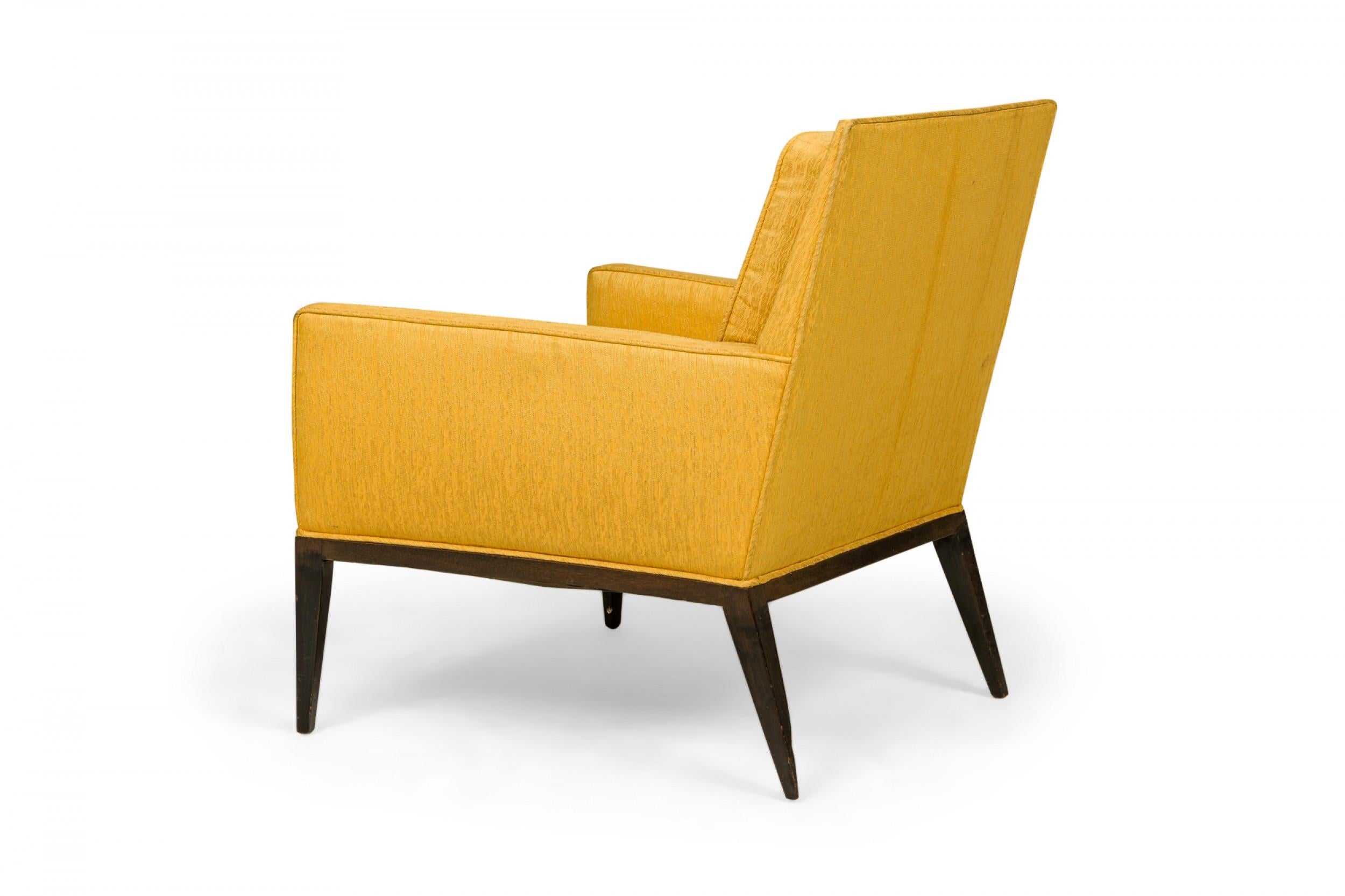 20ième siècle Harvey Probber paire de fauteuils de salon tapissés de tissu jaune vif ébénisé en vente