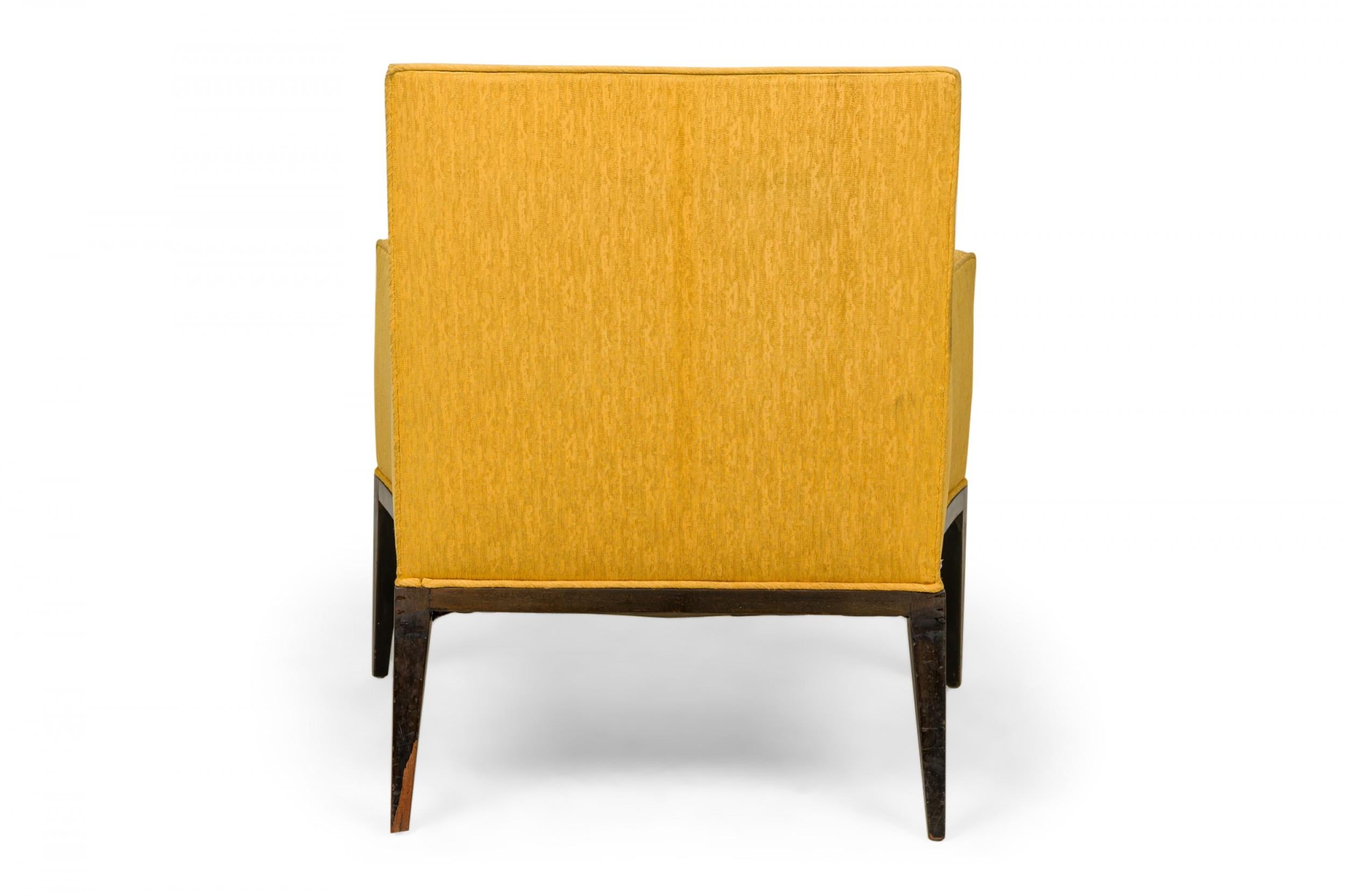 Tissu Harvey Probber paire de fauteuils de salon tapissés de tissu jaune vif ébénisé en vente