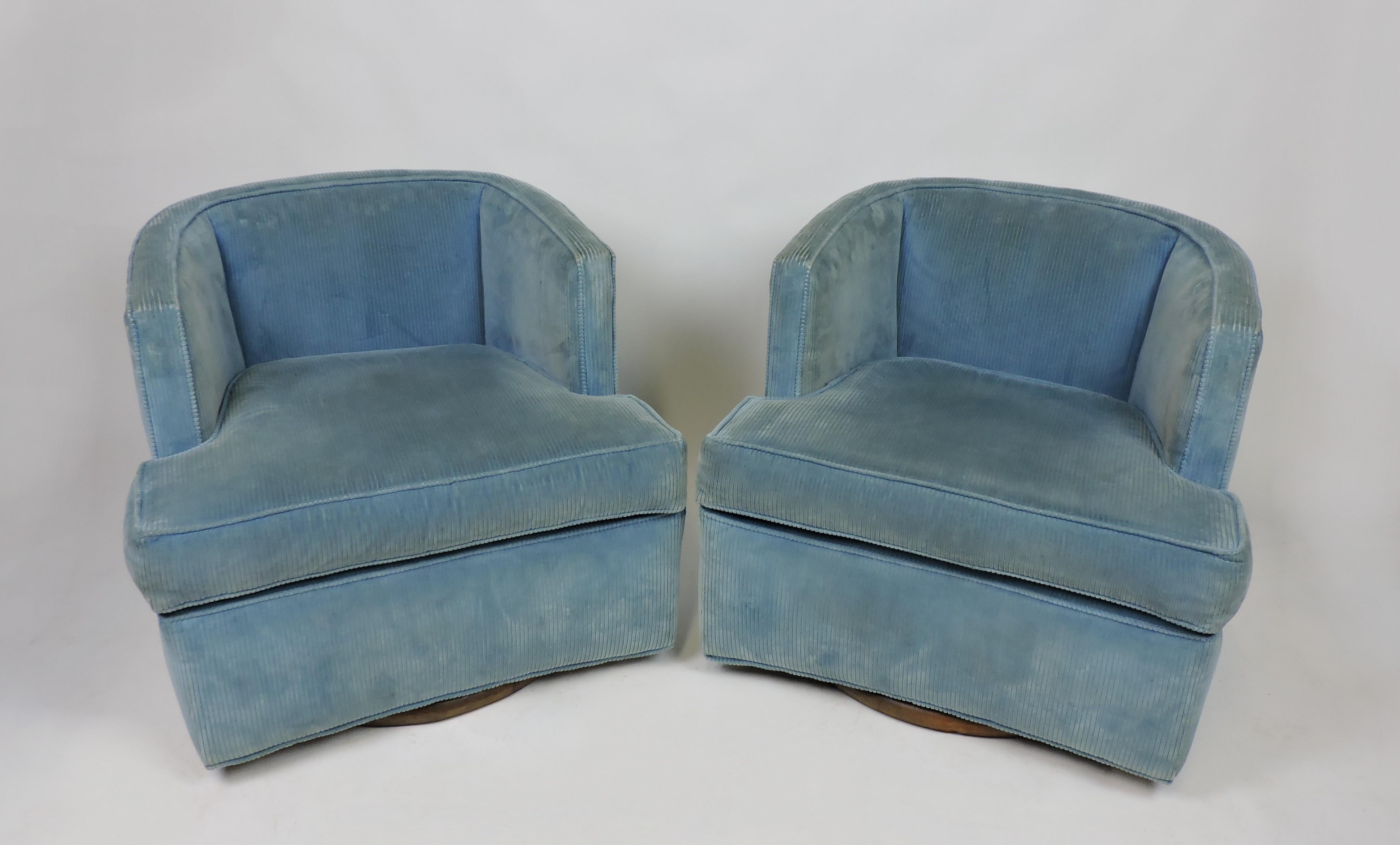 Pair of Harvey Probber Lounge Swivel Barrel Back Club Chairs with Wooden Bases In Good Condition In Chesterfield, NJ
