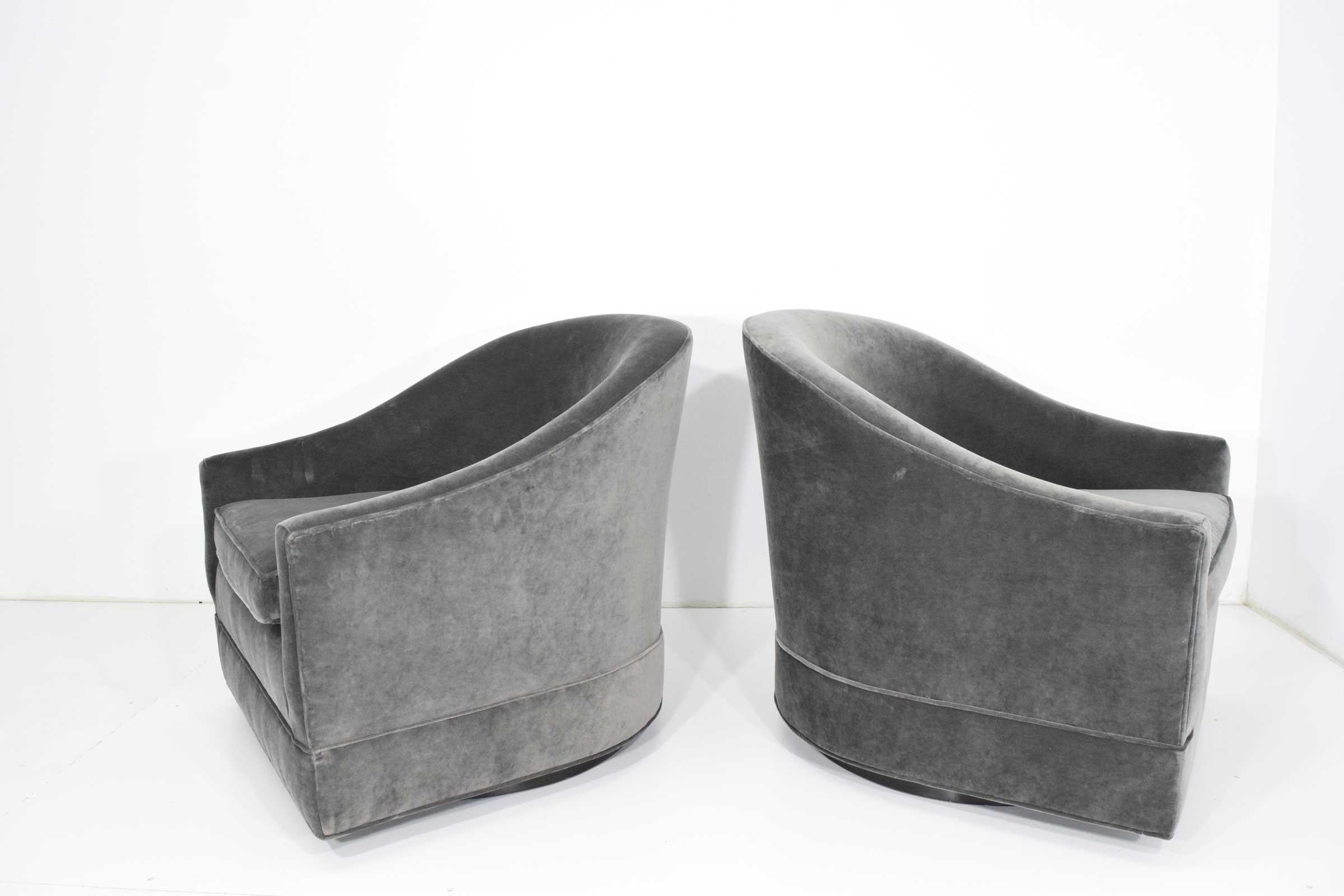 Harvey Probber Gray Velvet Swivel Lounge Chairs, Pair In Good Condition In Dallas, TX