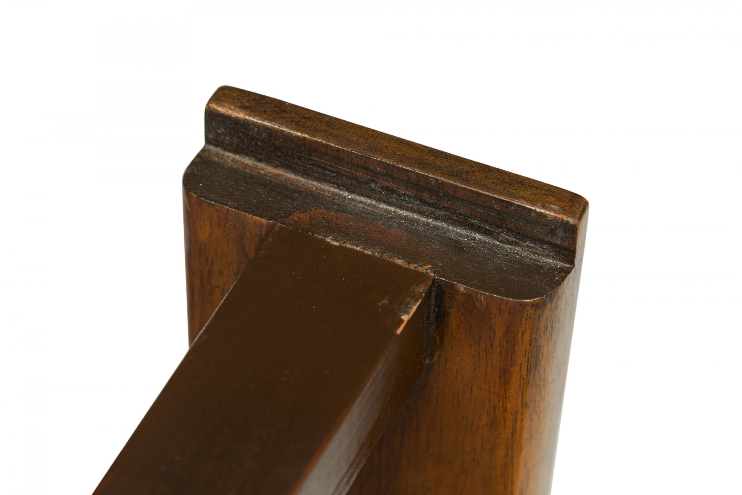 Ein Paar Harvey Probber Travertin-Beistell-/Beistelltische aus Holz mit Decagon-Beistelltischen im Angebot 5