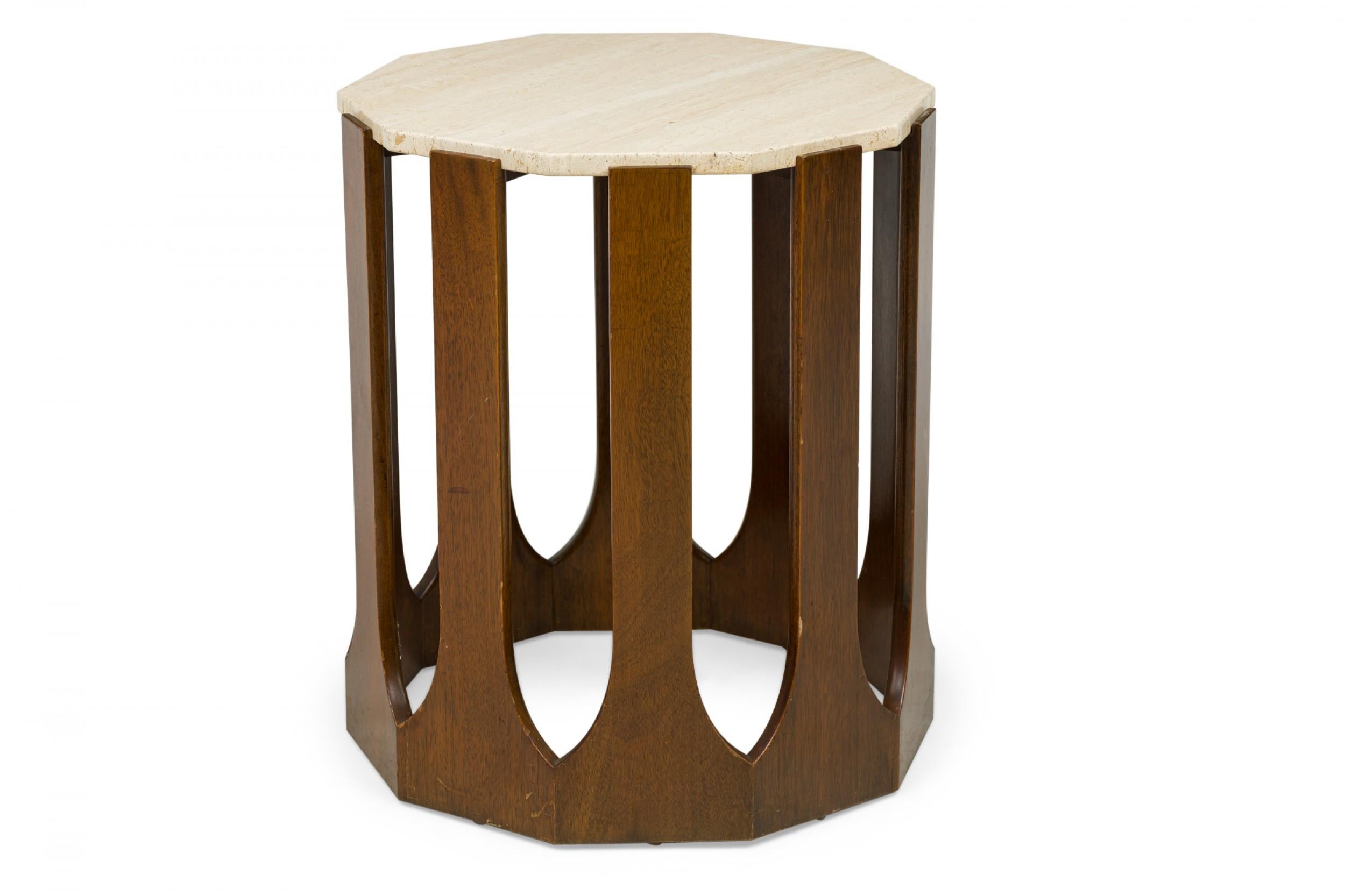 Ein Paar Harvey Probber Travertin-Beistell-/Beistelltische aus Holz mit Decagon-Beistelltischen im Angebot 7