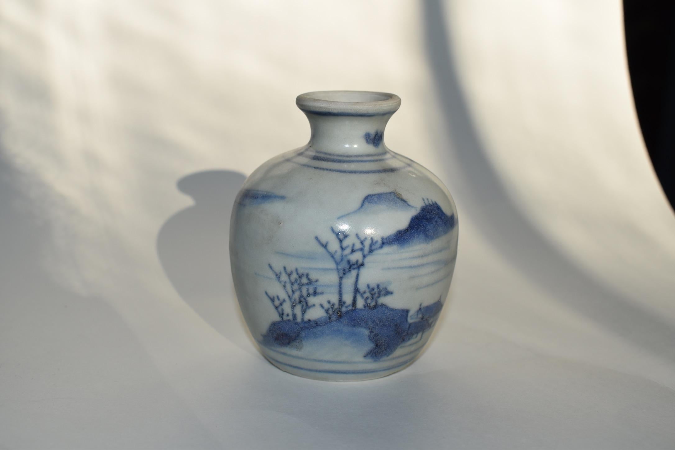 Chinese Pair of Hatcher Collection Blue and White Porcelain Jars For Sale