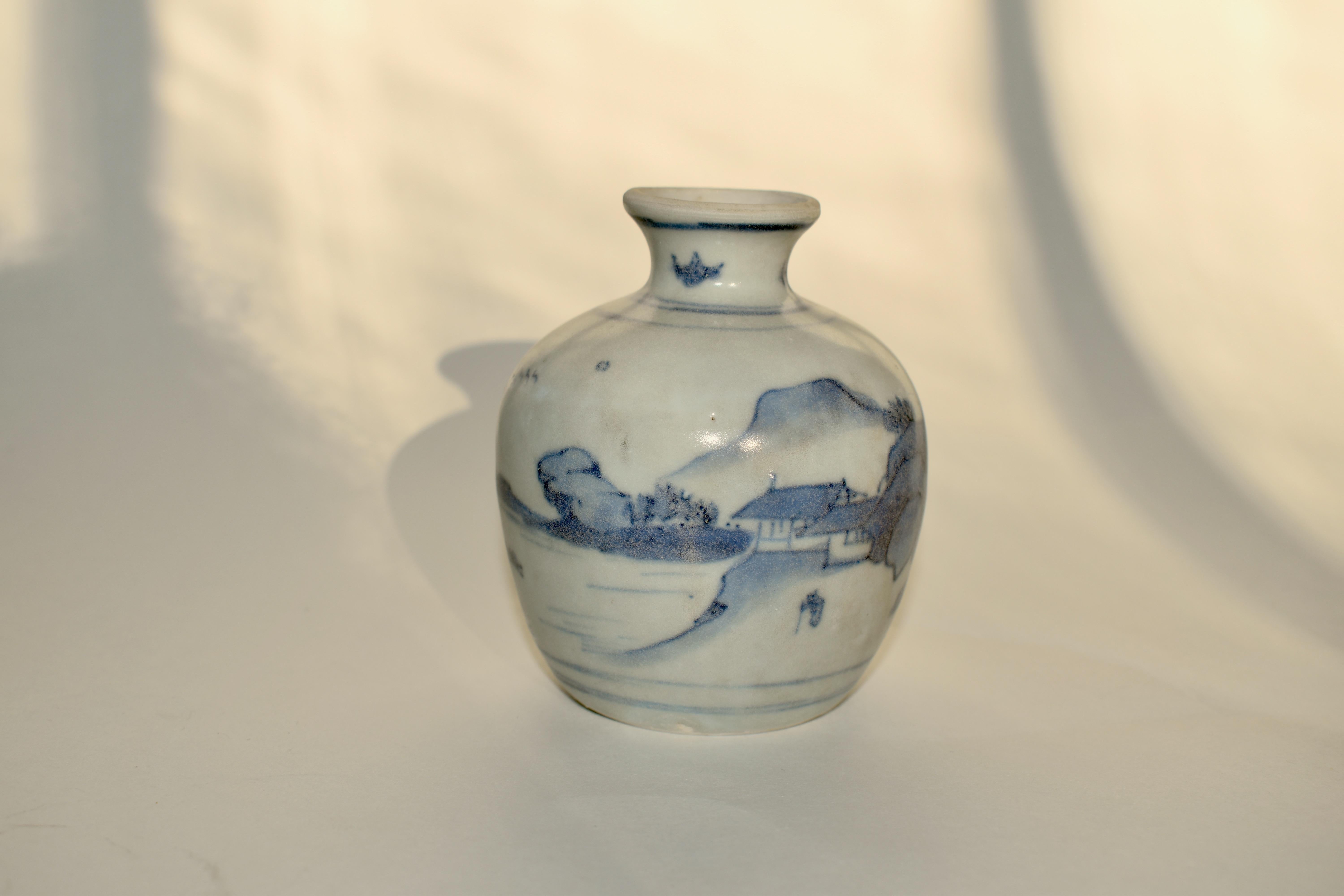 Pair of Hatcher Collection Blue and White Porcelain Jars For Sale 6