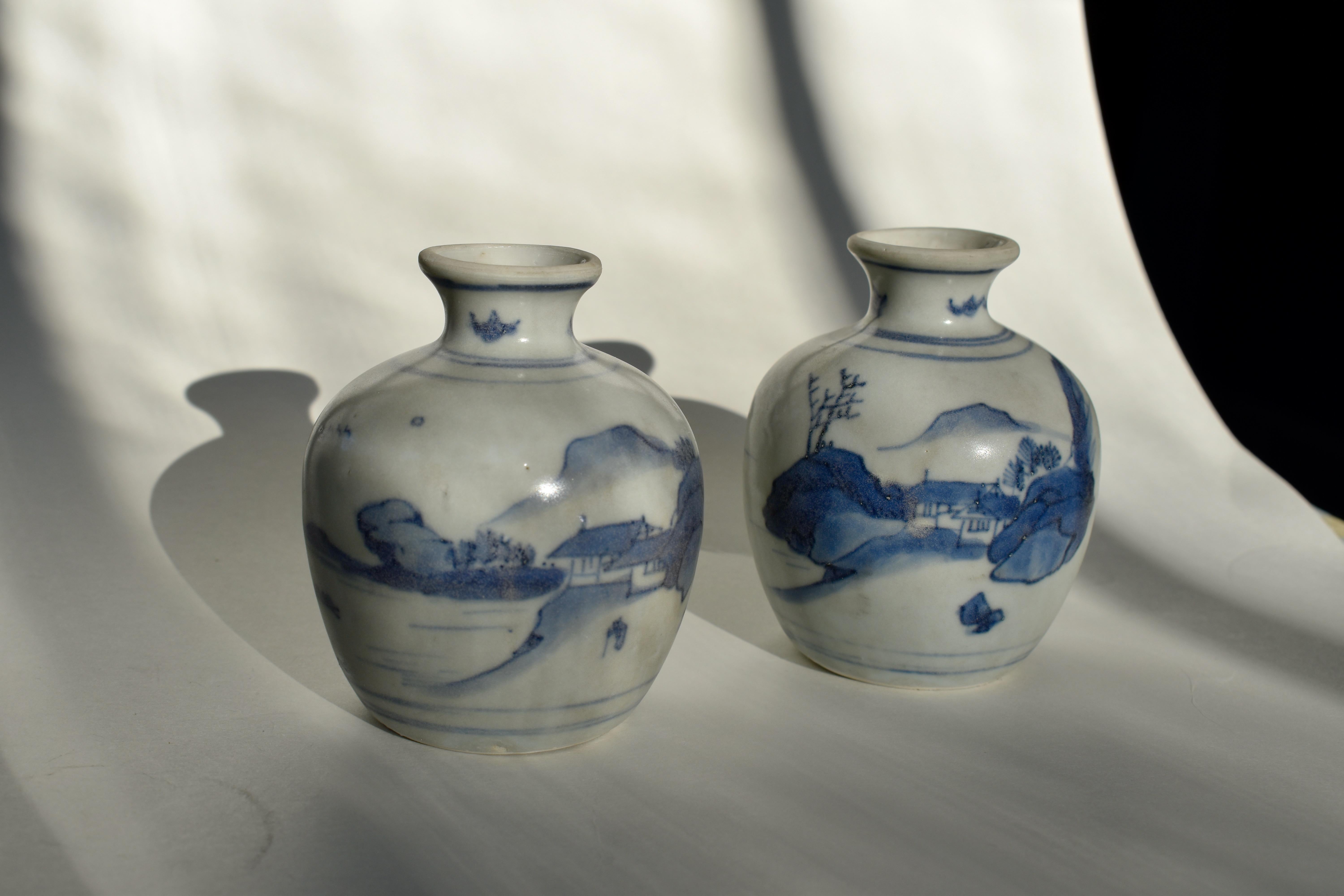 Pair of Hatcher Collection Blue and White Porcelain Jars For Sale 10