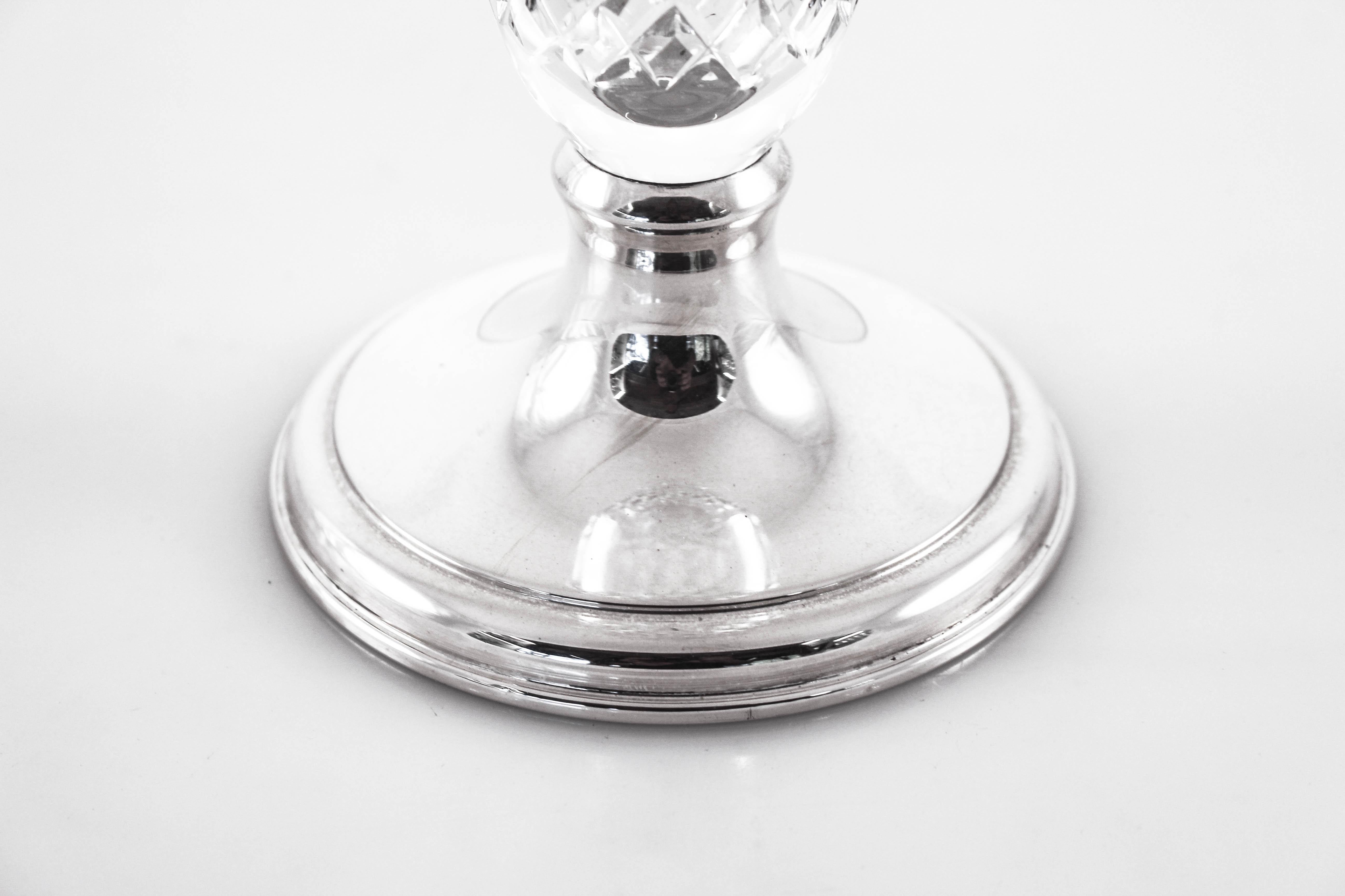 Argent sterling Paire de vases Hawkes en cristal et argent sterling en vente