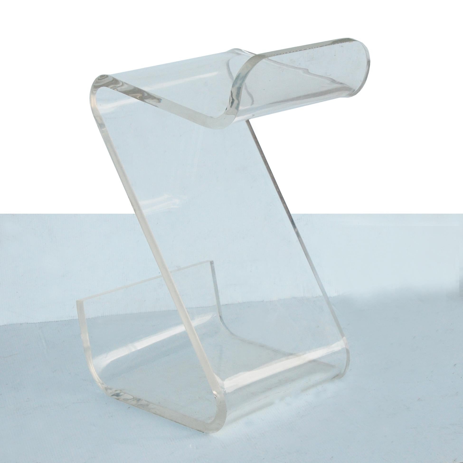 Pair of Haziza lucite stools

Modern and simple curves in lucite in the manner of Haziza.
 

 
 

 
  