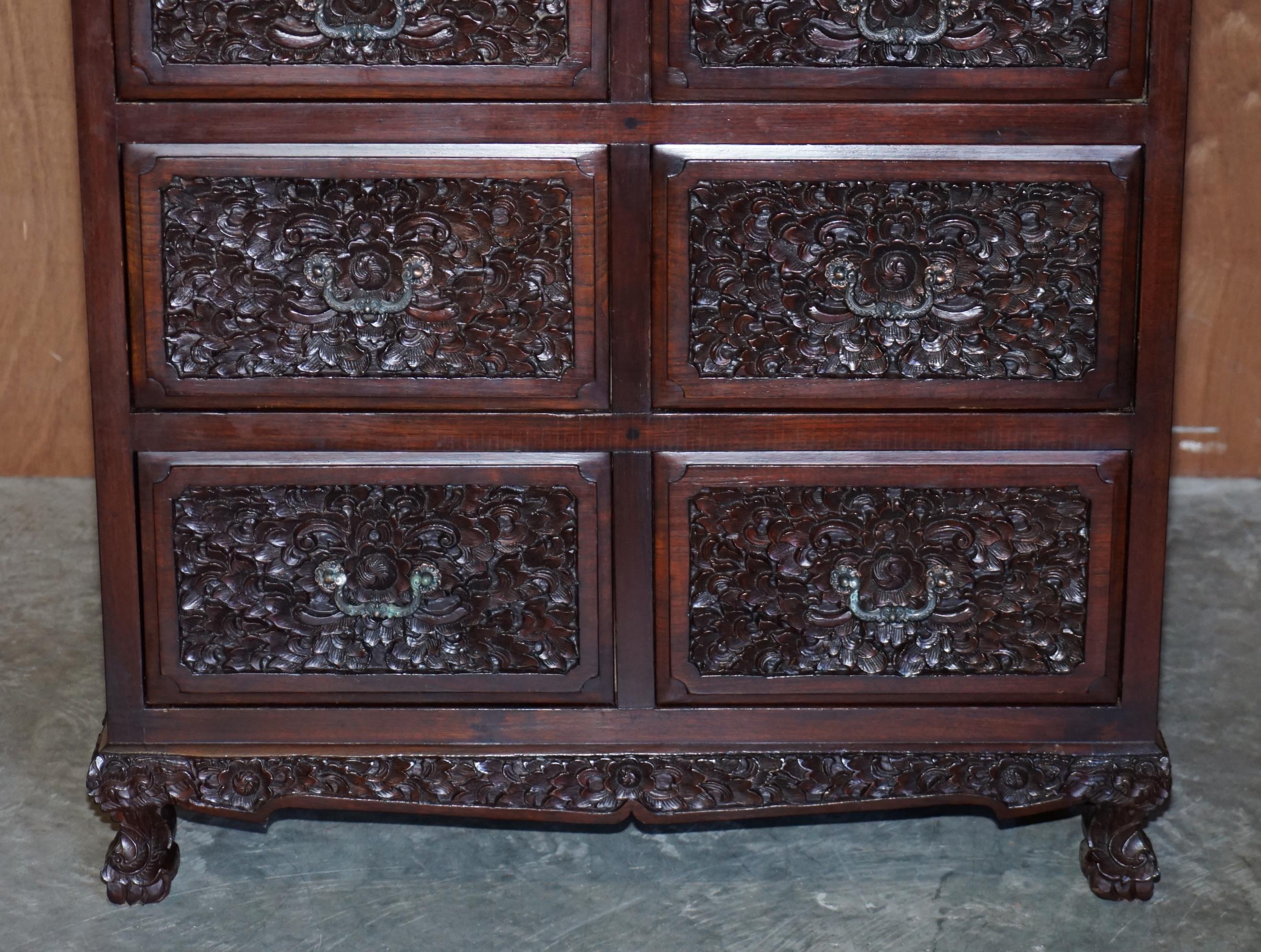 Hand-Crafted PAIR OF HEAVILY CARVED VINTAGE INDIAN HARDWOOD CHESTS OF DRAWERS PART SUiTE For Sale