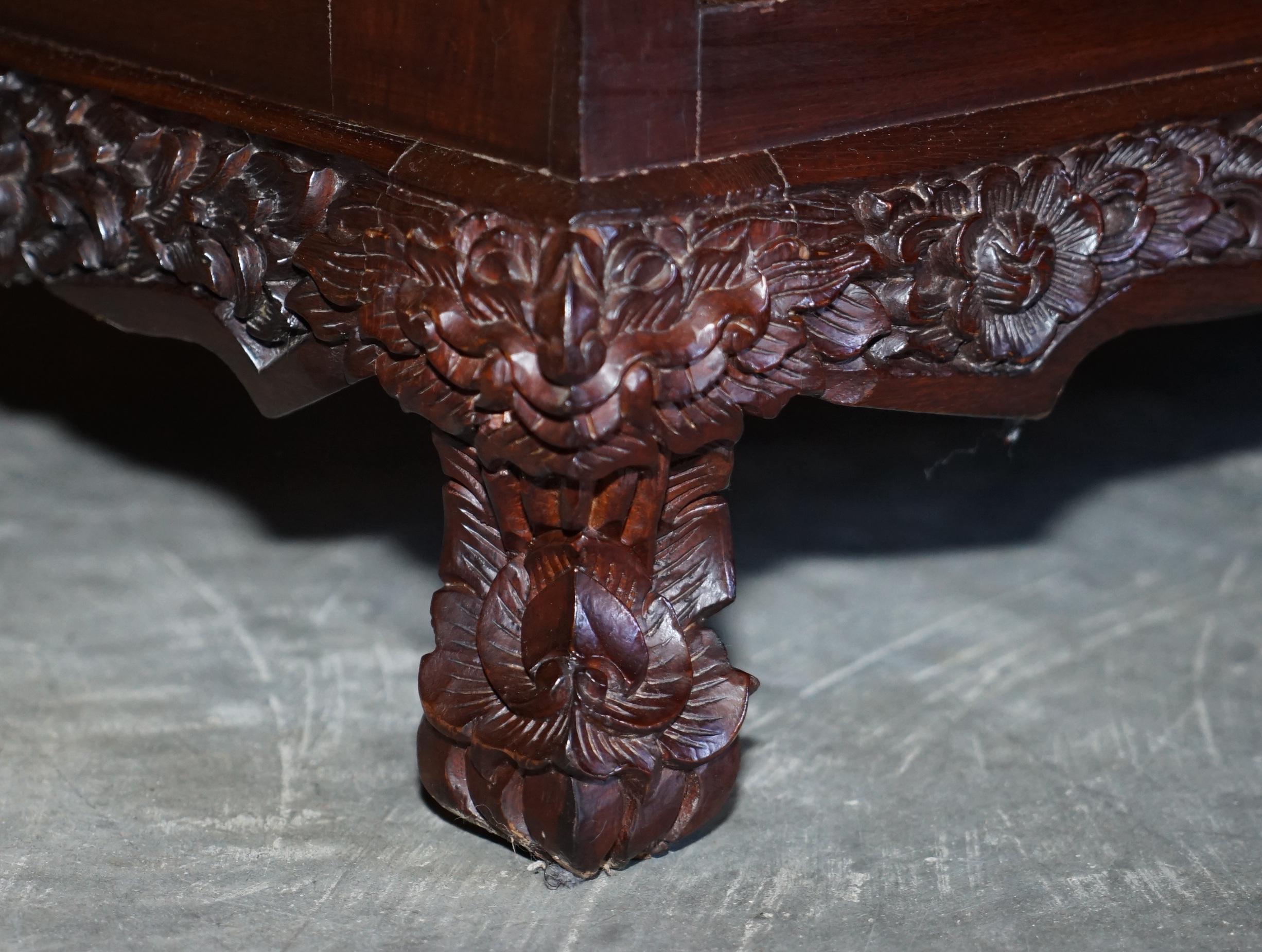 Hardwood PAIR OF HEAVILY CARVED VINTAGE INDIAN HARDWOOD CHESTS OF DRAWERS PART SUiTE For Sale