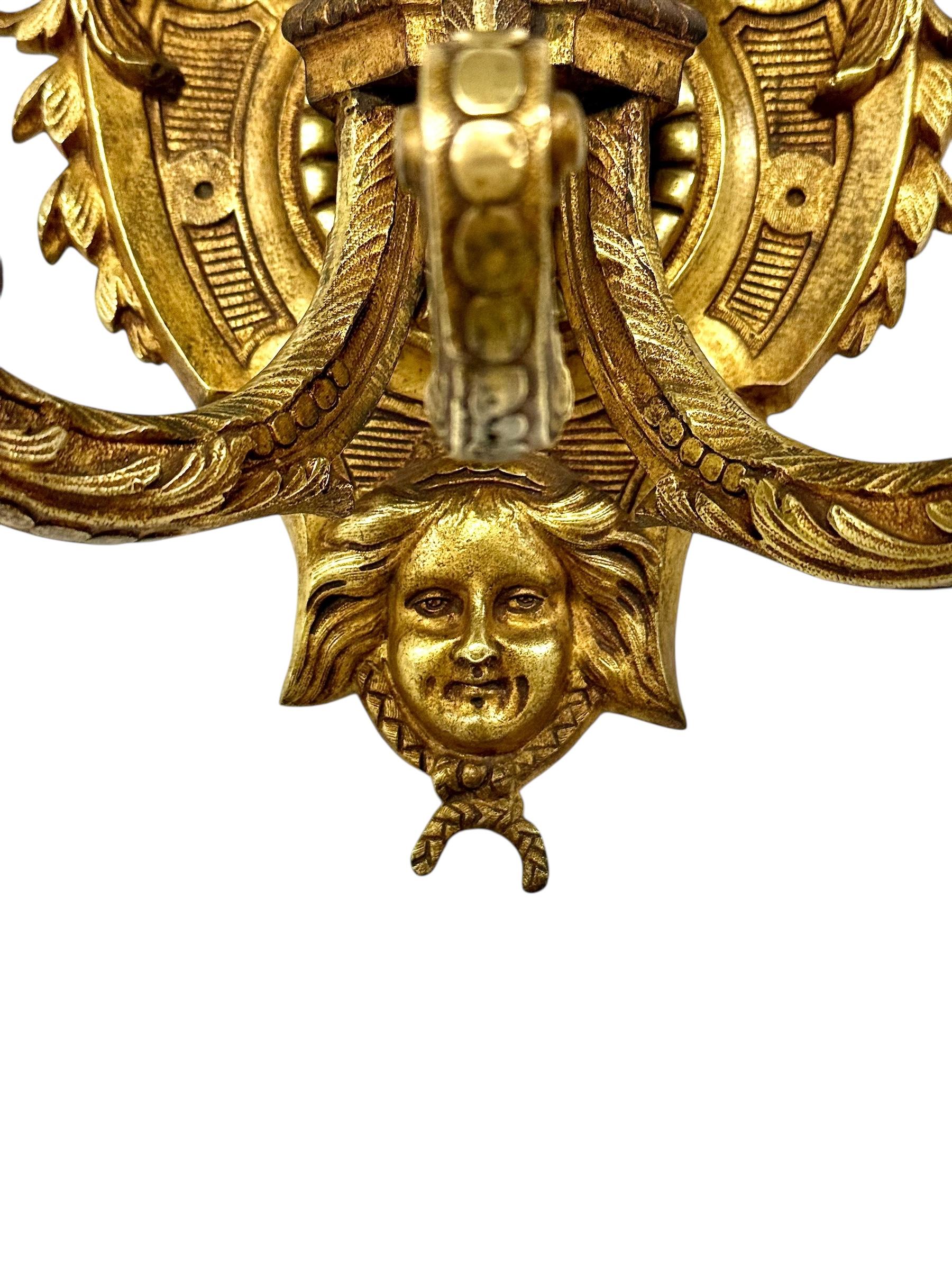 Dorato Coppia di pesanti appendiabiti da parete in bronzo dorato francese del XIX secolo in vendita