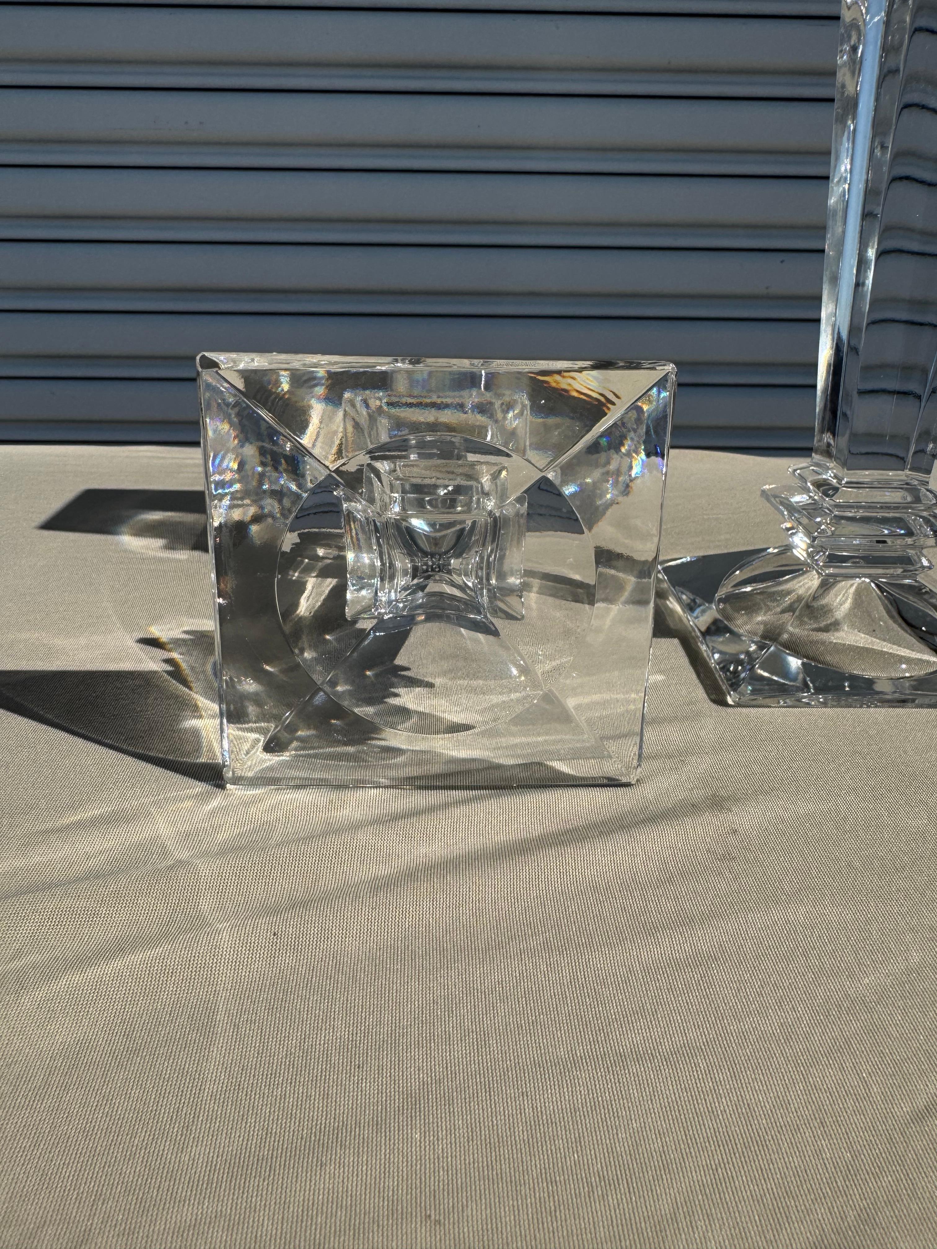 Pareja de Candelabros de Cristal Pesado Vaciado en venta