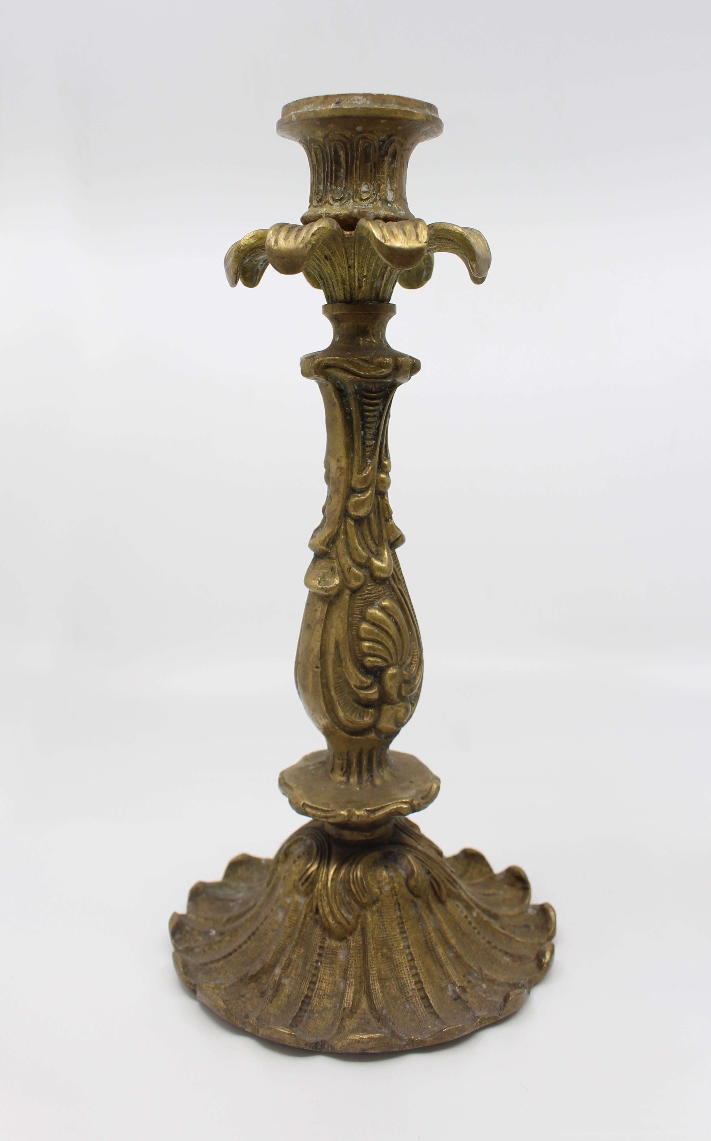 Period: Mid-20th century, antique style
Measures: Width 13 cm / 5 1/4 in
Height 28 cm / 11 in
Condition: Good condition. Heavy, sold old candle grease as pictured
 

 

Pair of heavy vintage decorative brass candlesticks

