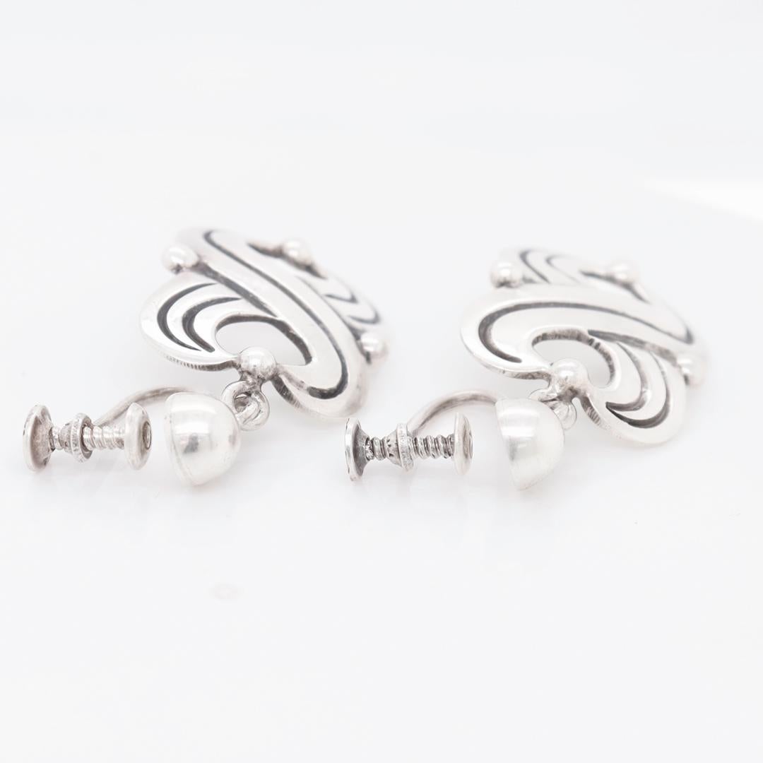 Pair of Hector Aguilar Taxco Mexican Sterling Silver Screwback Earrings For Sale 1