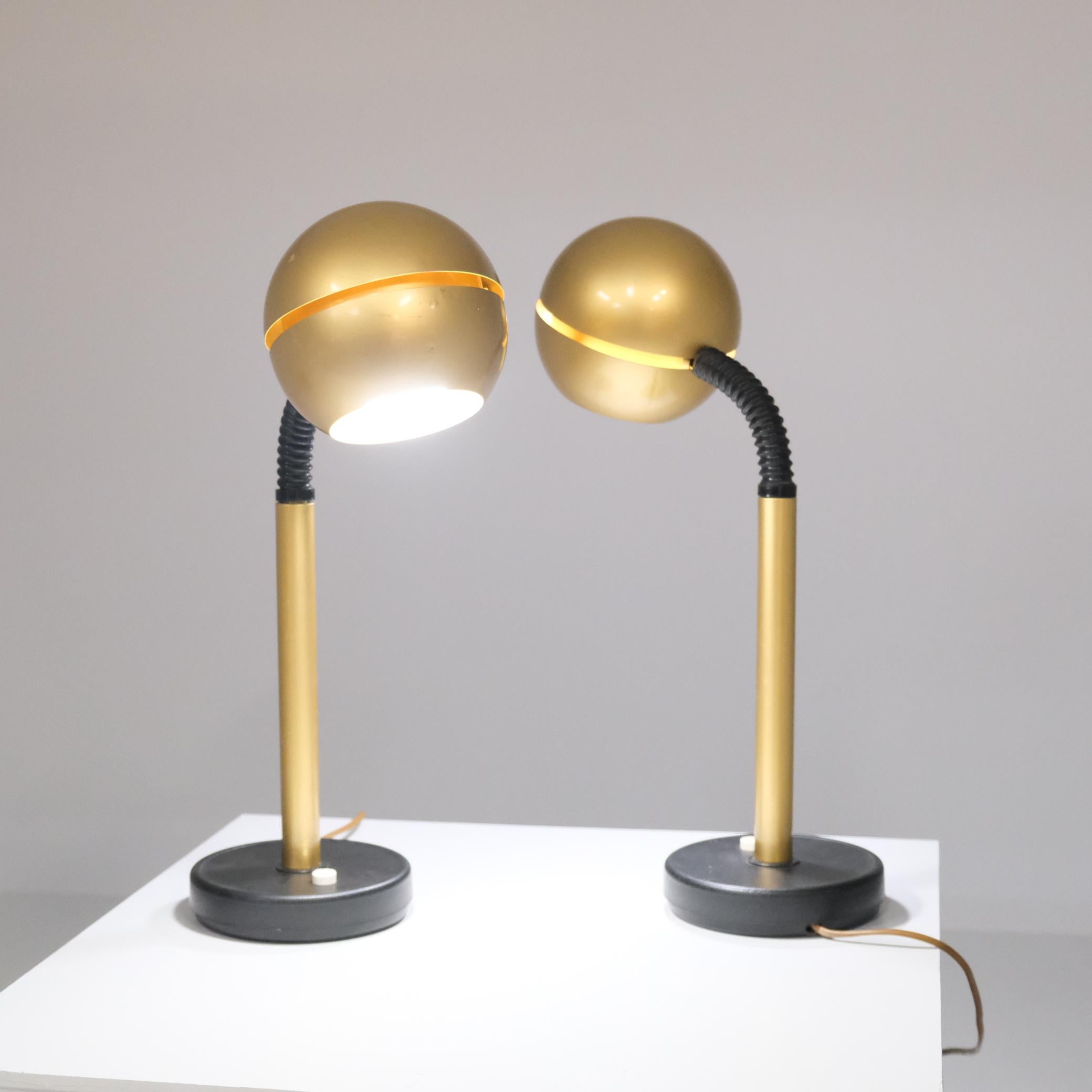 Scandinave moderne Paire de lampes de table Heikki Turunen Golden 