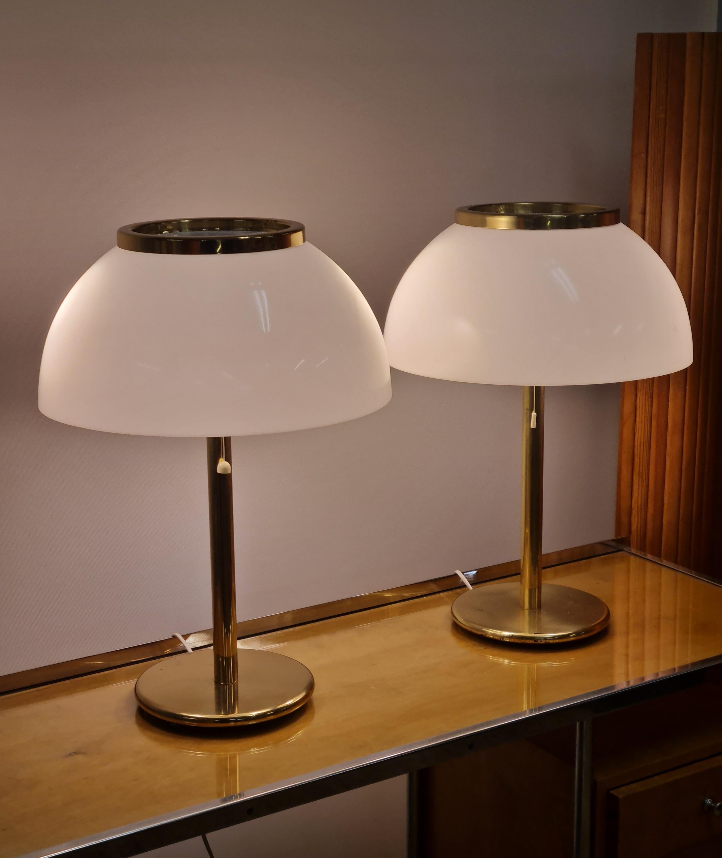 Pair of Heikki Turunen Senior Series Brass Table Lamps Model 940-147, Orno 1970s In Good Condition For Sale In Helsinki, FI