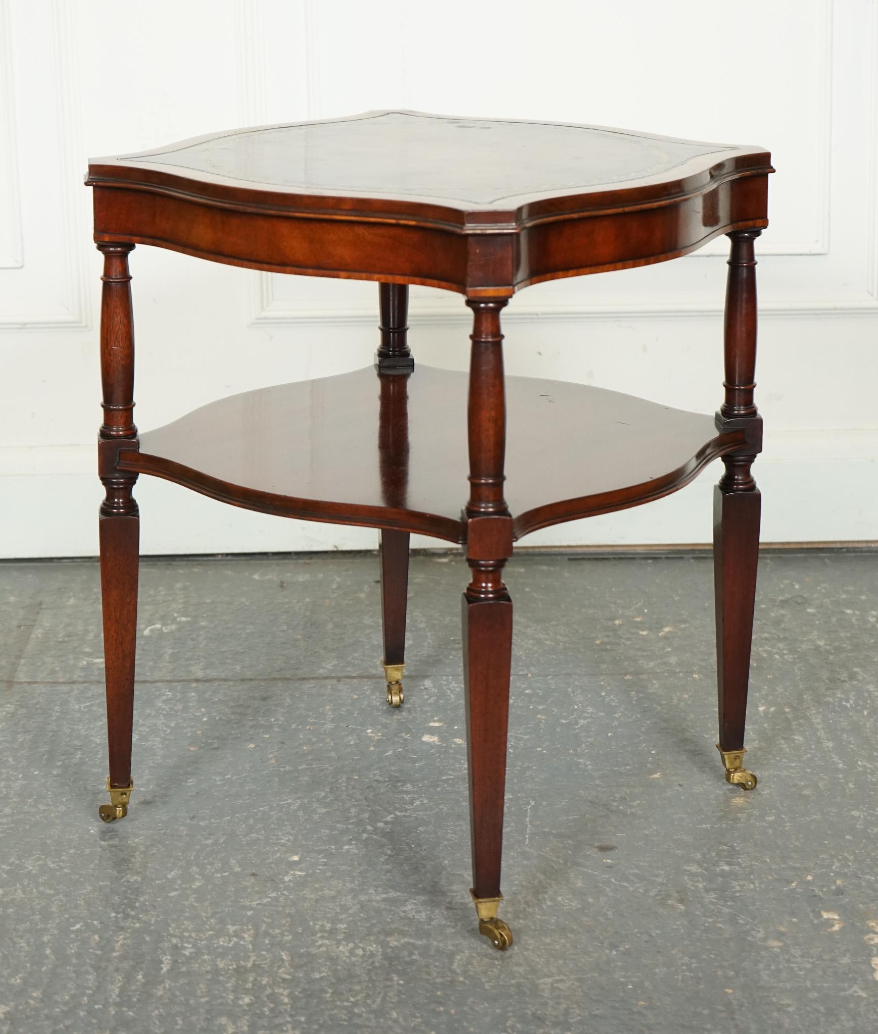 PAIR OF HEIRLOOM WEIMAN HAND DYED LEATHER TOP SiDE TABLES ON CASTORS In Good Condition In Pulborough, GB