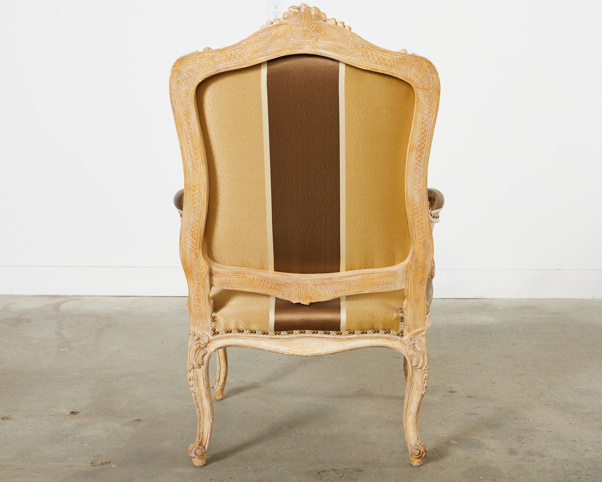 Paire de fauteuils de style baroque français de Hendrix Allardyce en vente 12