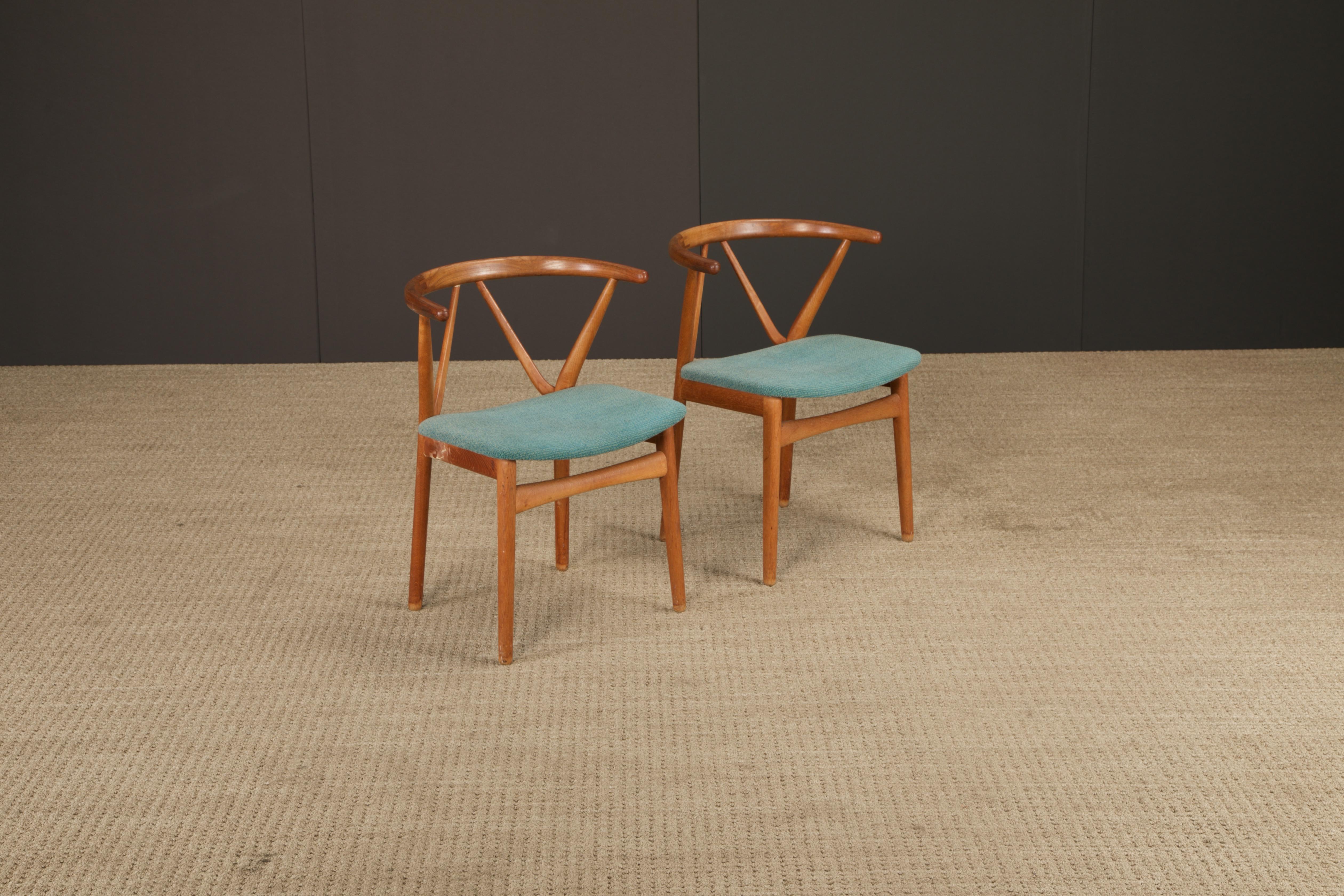 Paire de chaises en teck Henning Kjaernulf Model No 255 pour Bruno Hansen, Danemark, années 1960 Bon état - En vente à Los Angeles, CA